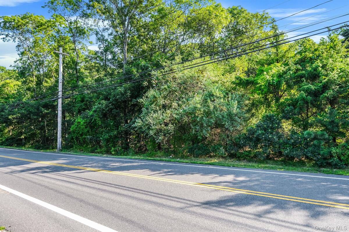 #12 photo, 200 Wading River Road, サフォーク郡 Manorville , NY 11949