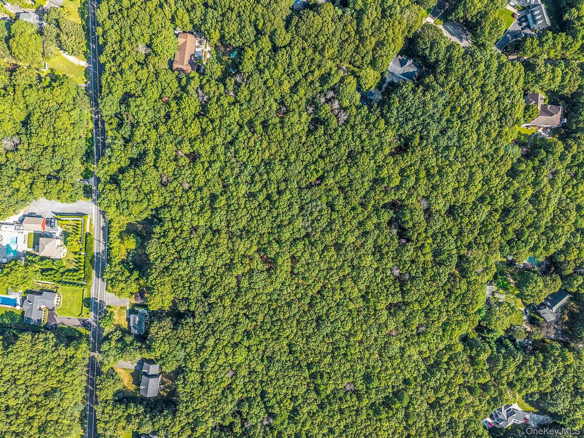 #27 photo, 200 Wading River Road, サフォーク郡 Manorville , NY 11949