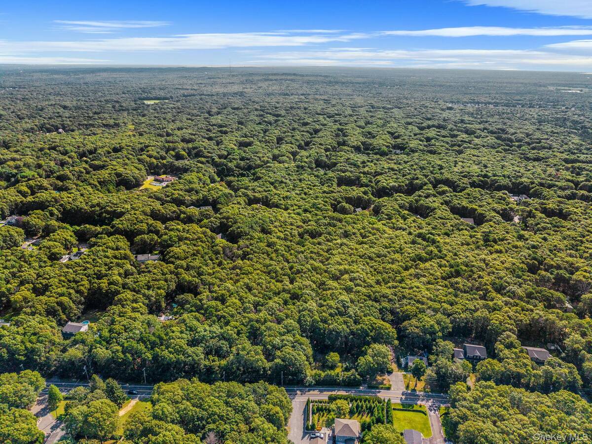 #5 photo, 200 Wading River Road, サフォーク郡 Manorville , NY 11949