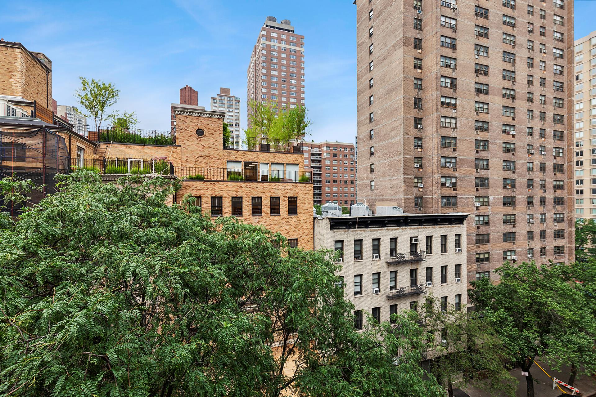 #11 photo, 330 E 70TH Street, Lenox Hill , NY 10021