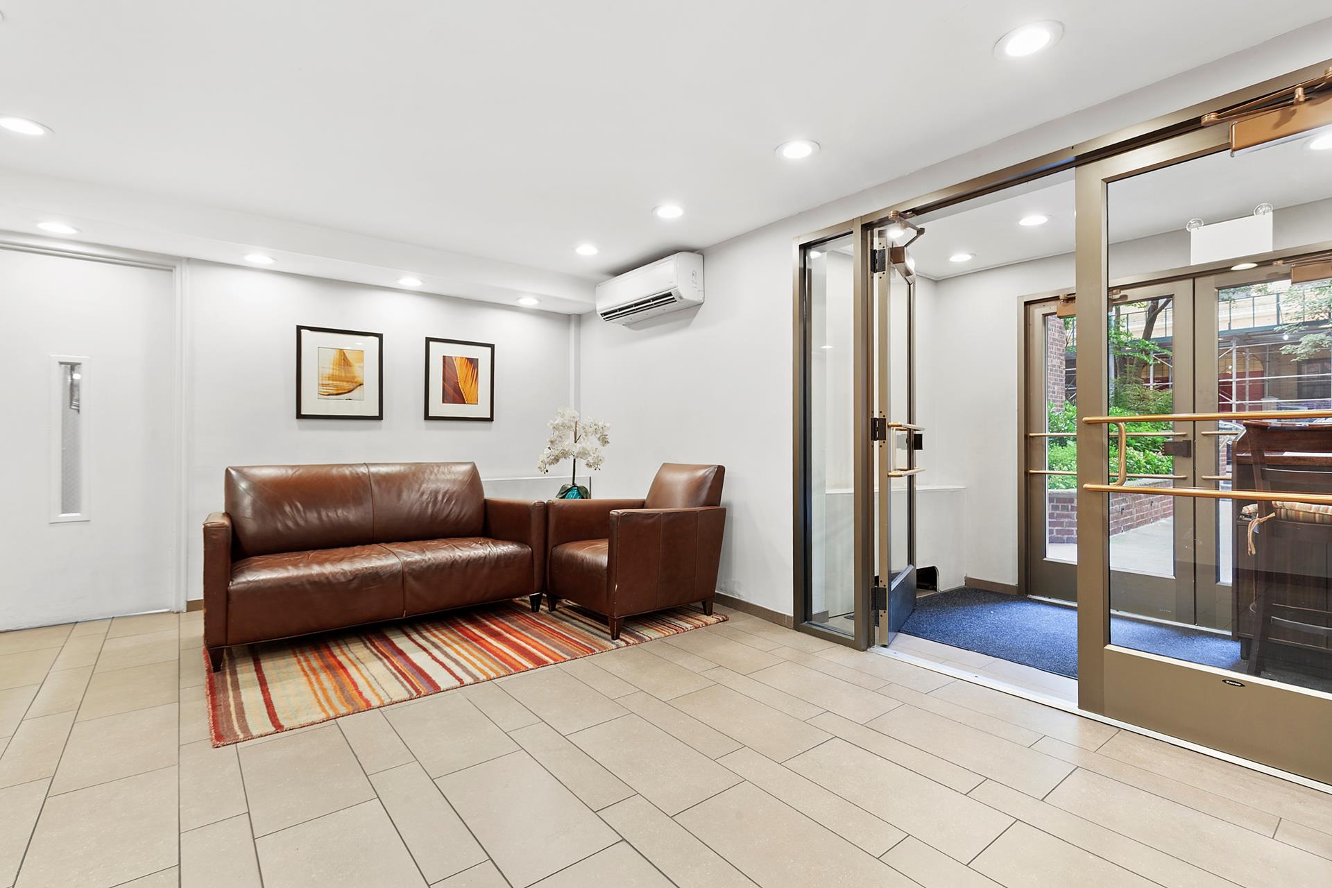 #21 photo, 330 E 70TH Street, Lenox Hill , NY 10021