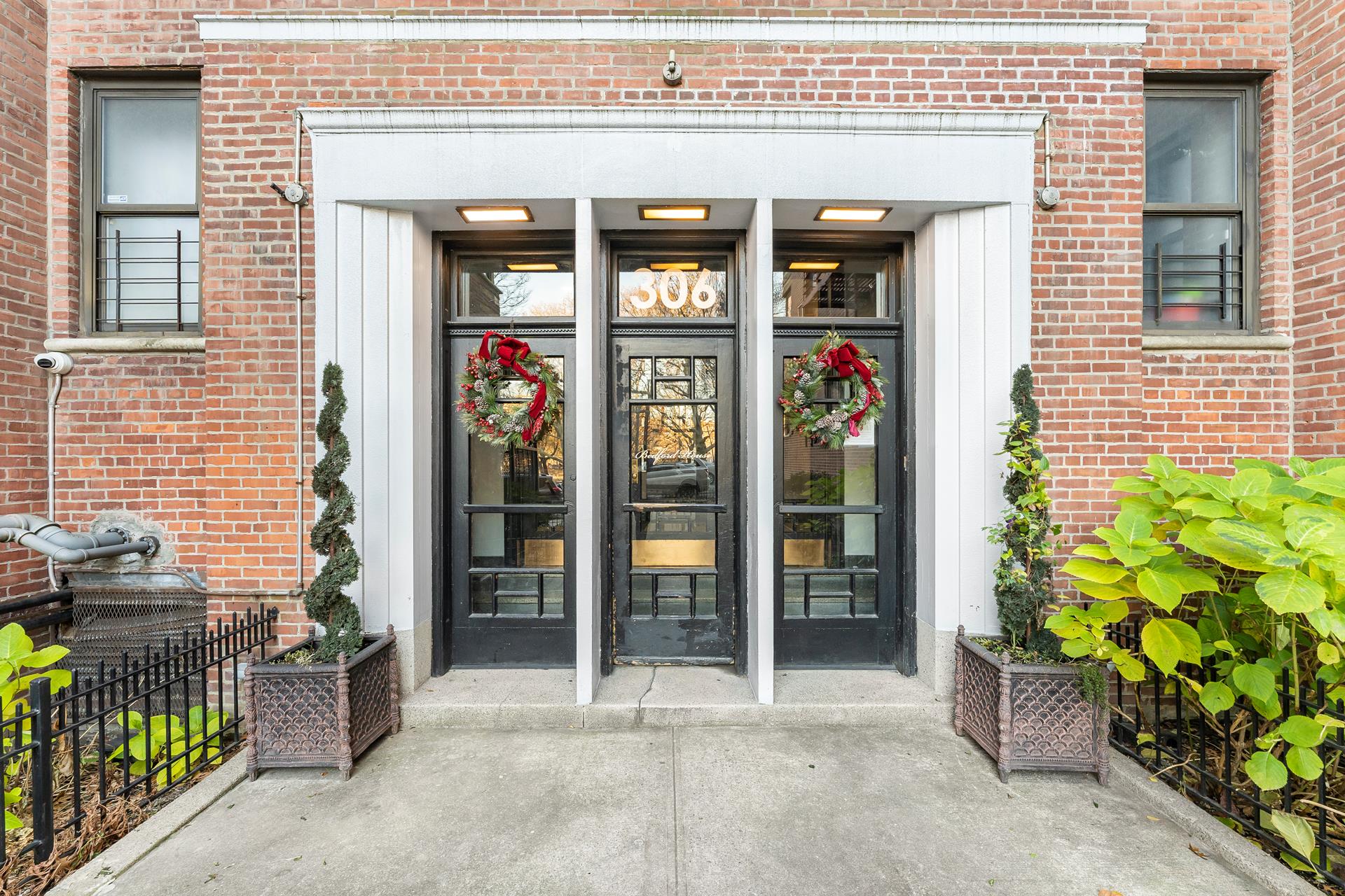 #15 photo, 306 E MOSHOLU Parkway S, Norwood , NY 10458