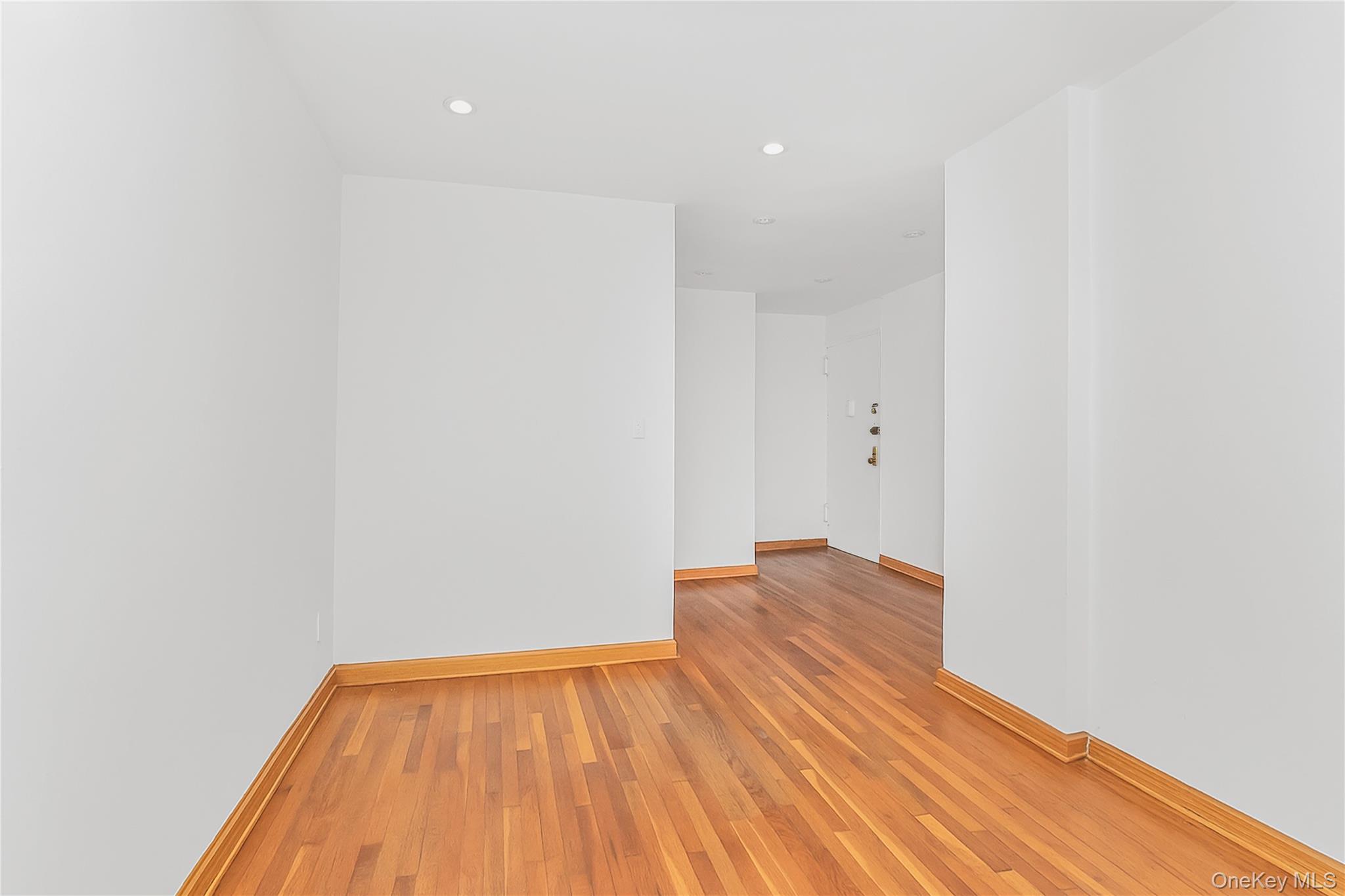 #3 photo, 1300 Midland Avenue, Yonkers , NY 10704