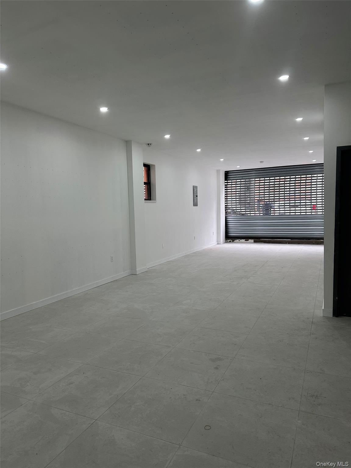 #3 photo, 2506 Hughes Avenue, ブロンクス区 Bronx , NY 10458