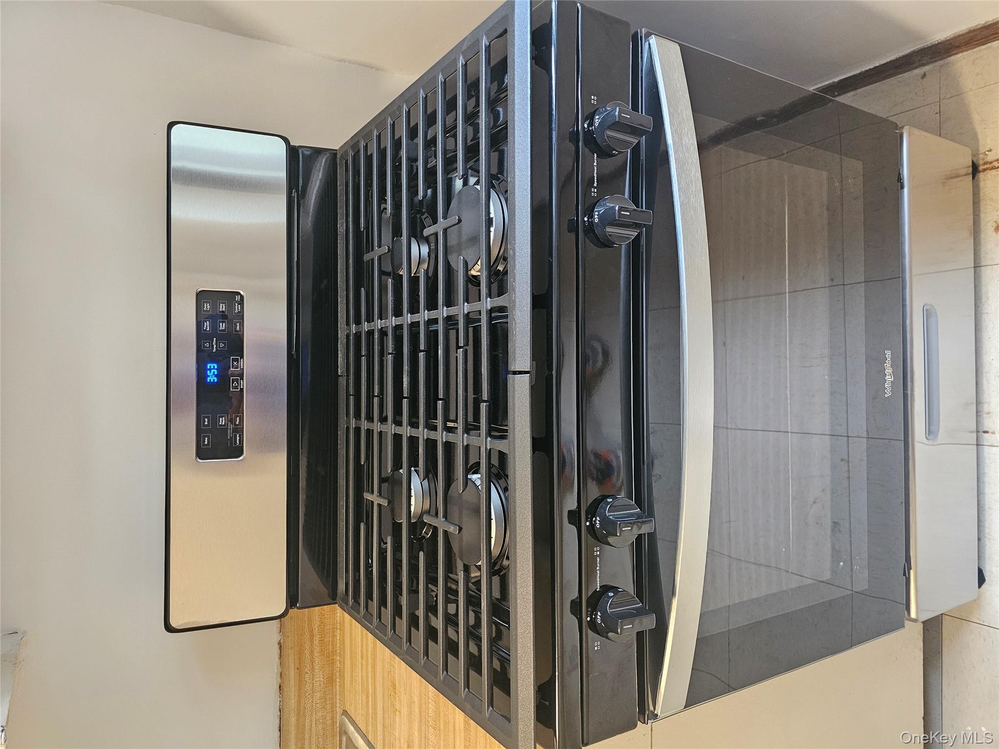 #9 photo, 21-85 34th Ave, クイーンズ区 Astoria , NY 11106