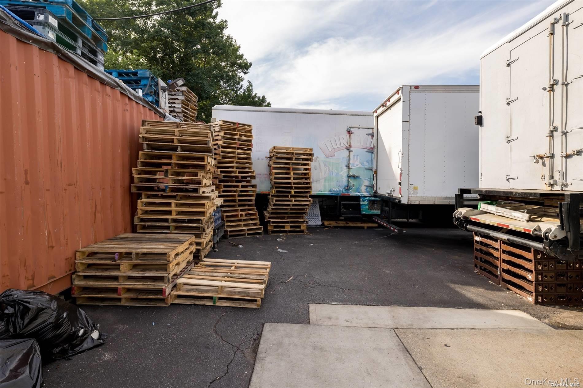 #8 photo, 848 Main Street, ナッソー郡 Farmingdale , NY 11735