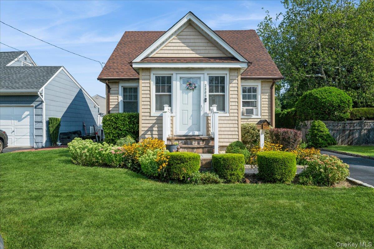 #1 photo, 3809 Lincoln Street, Seaford , NY 11783