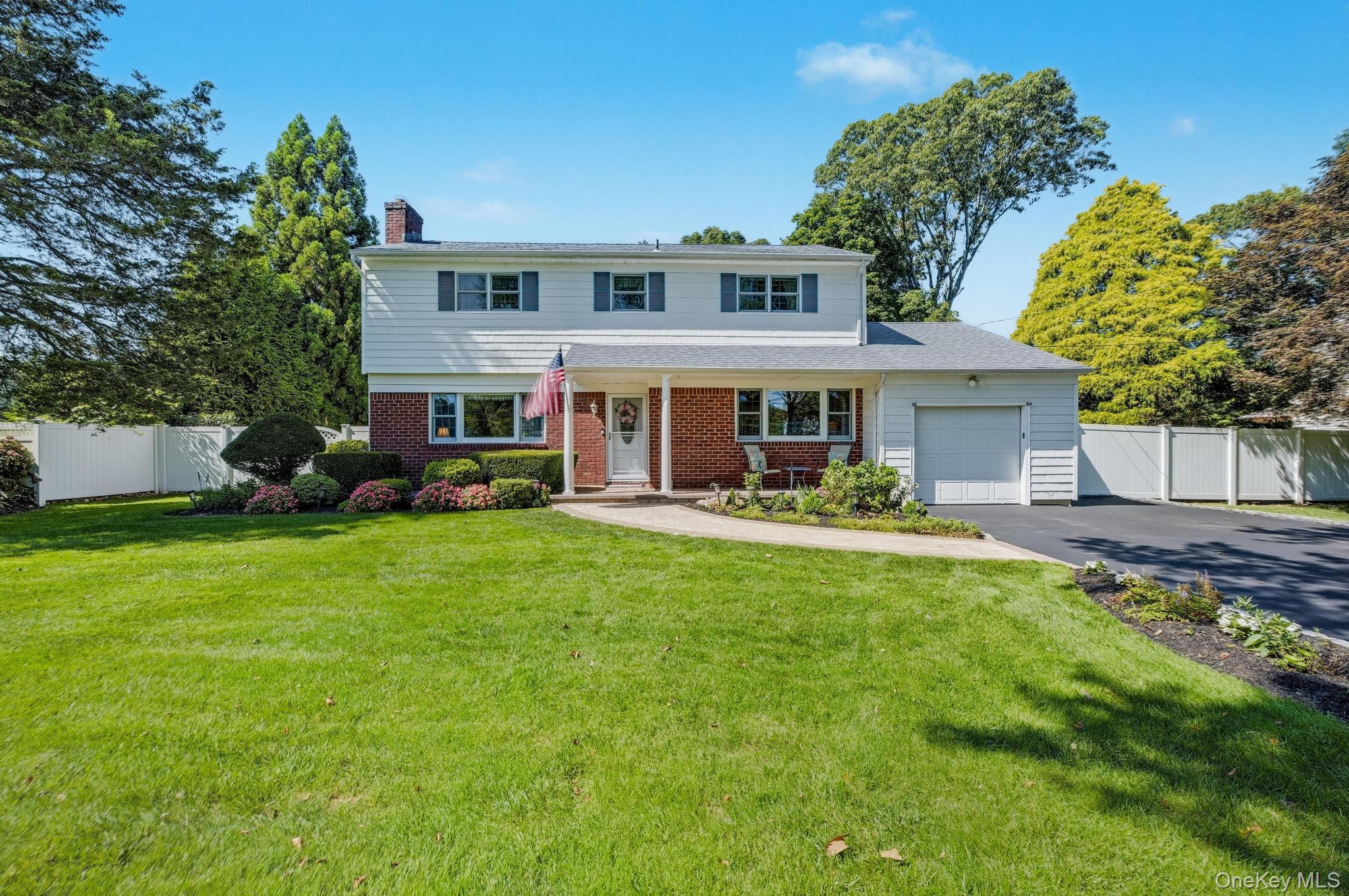 #1 photo, 7 Roderick Court, सफ़ोक काउंटी East Northport , NY 11731