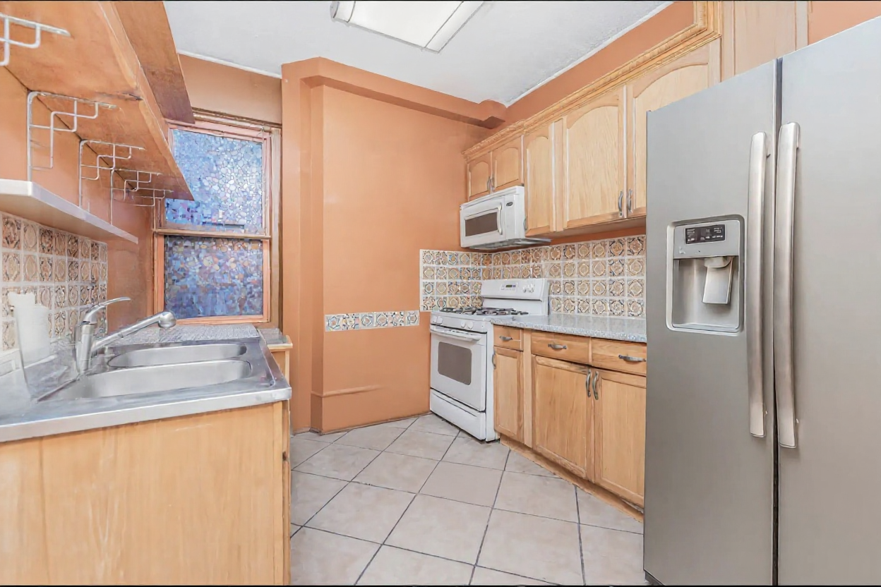 #4 photo, 15 Fort Washington Avenue, Washington Heights , NY 10032