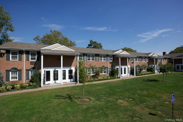 #1 photo, 80 S Clinton Avenue, Bay Shore , NY 11706