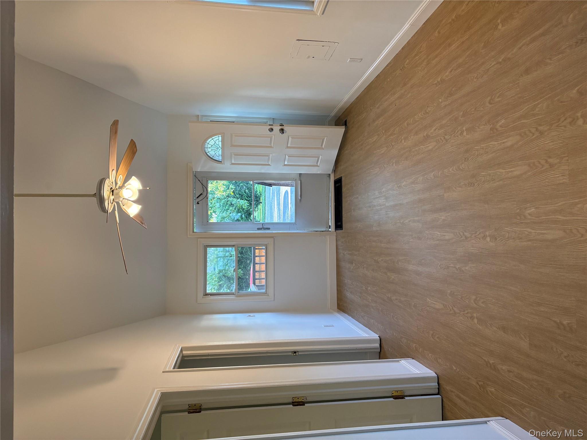 #1 photo, 36 Edgewater Drive, サフォーク郡 Mastic Beach , NY 11951