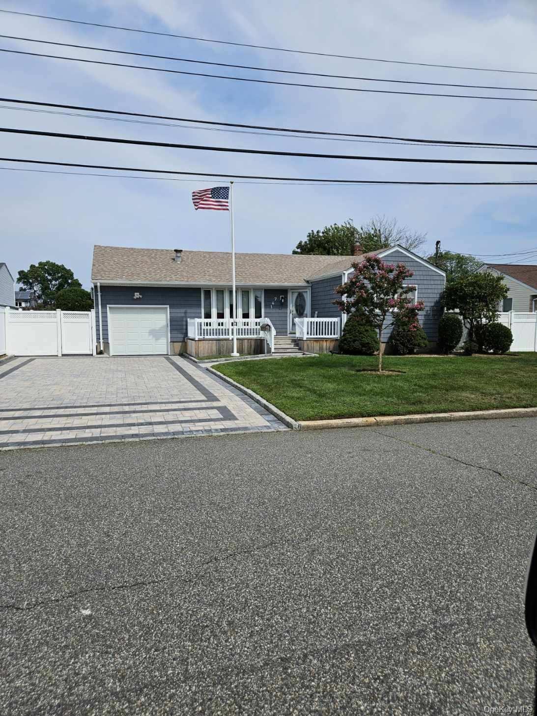 #1 photo, 147 W 11th Street, 东长岛 鹿园 Deer Park , NY 11729