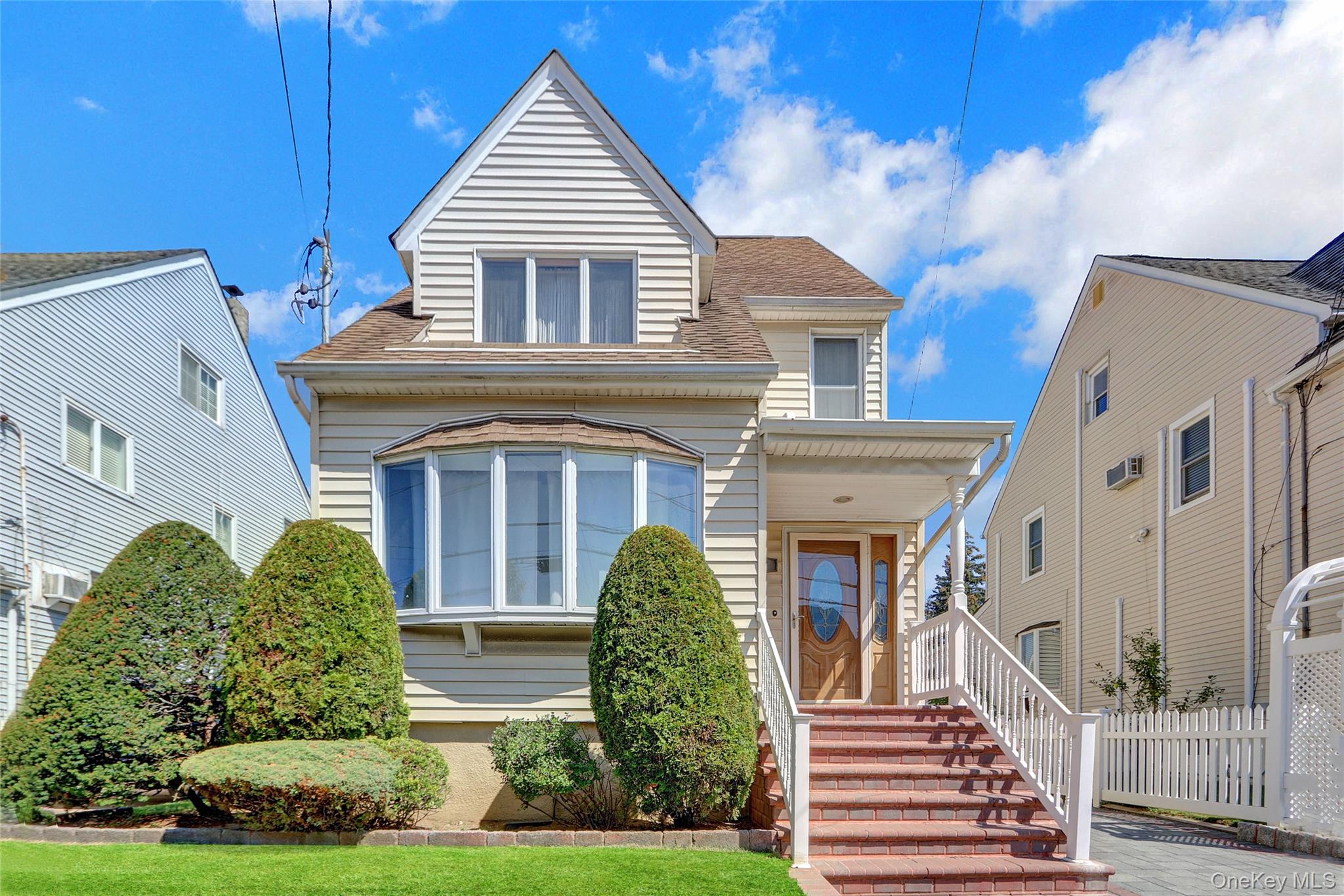 #1 photo, 57 Munro Boulevard, ナッソー郡 Valley Stream , NY 11581