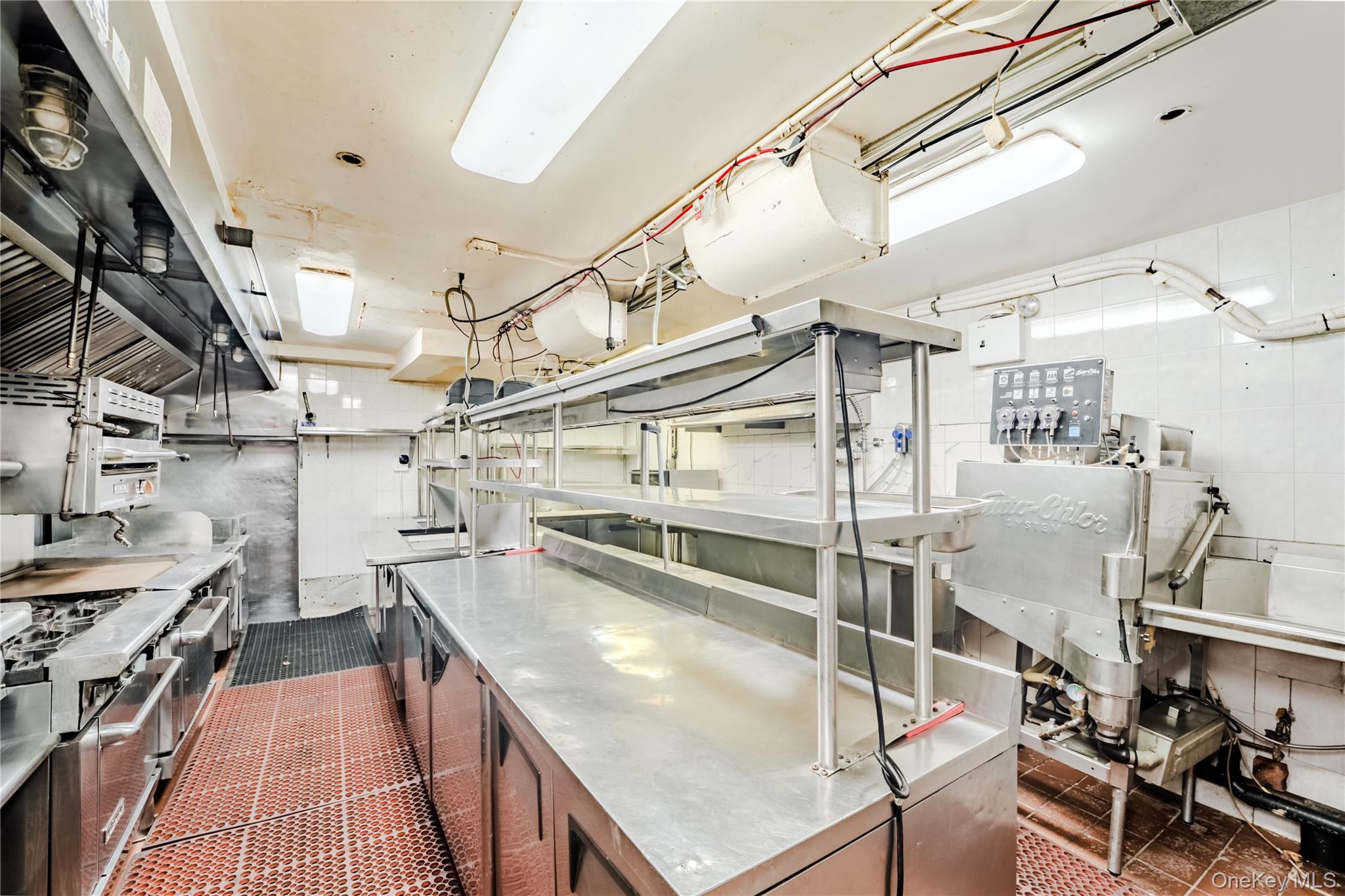 #4 photo, 37-11 /13 30th Avenue, クイーンズ区 Astoria , NY 11103