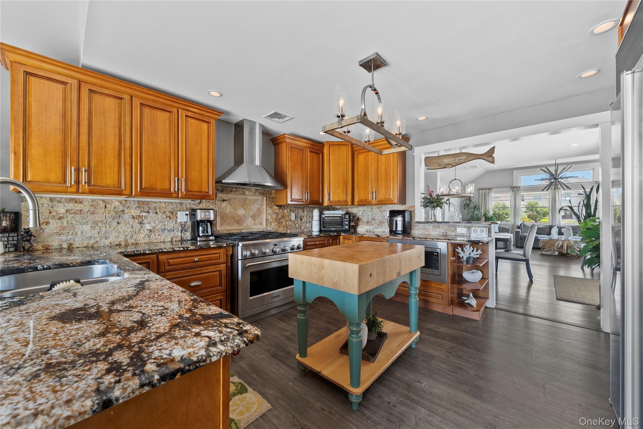 #12 photo, 234 W Islip Road, West Islip , NY 11795