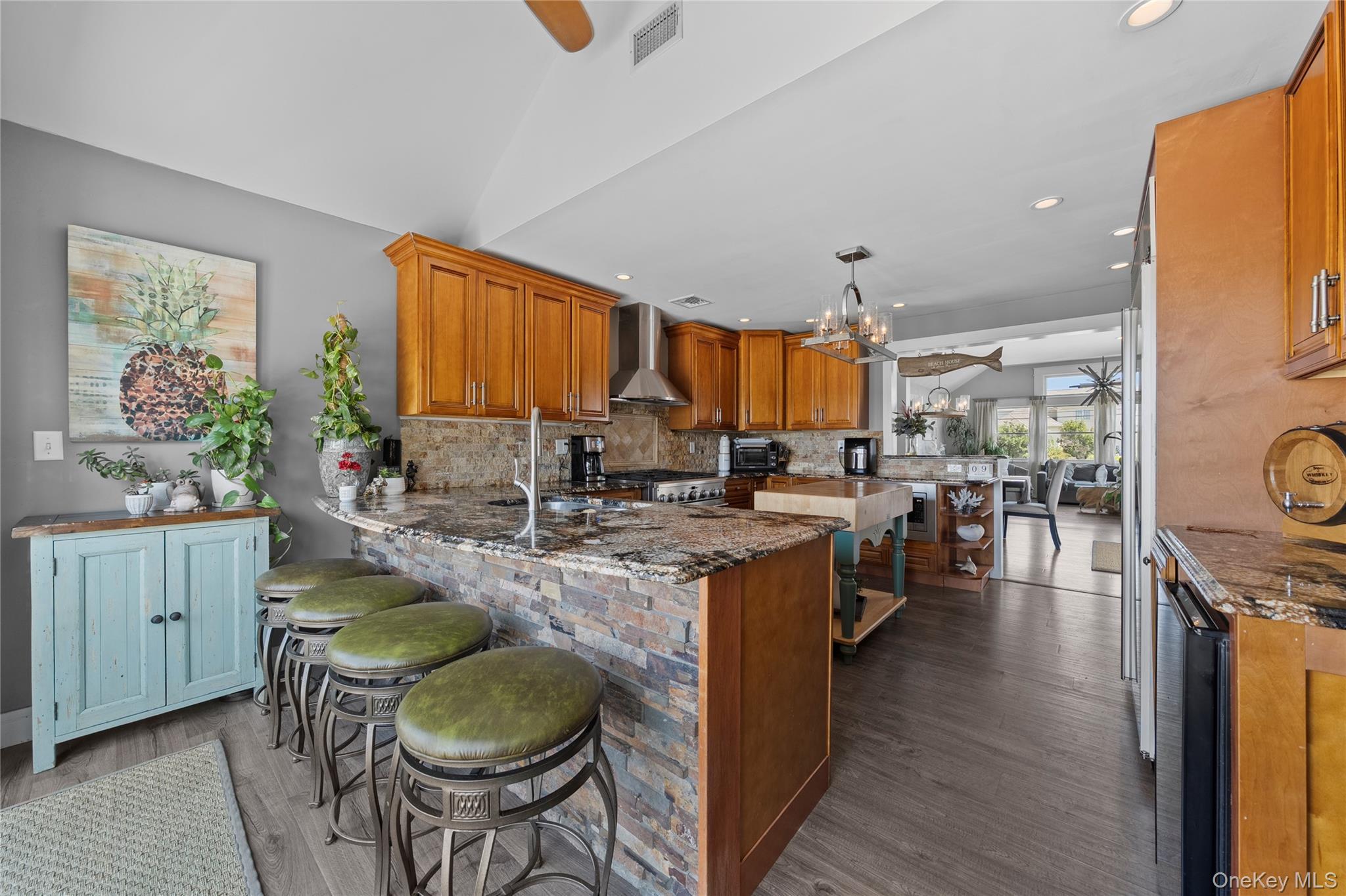 #13 photo, 234 W Islip Road, West Islip , NY 11795