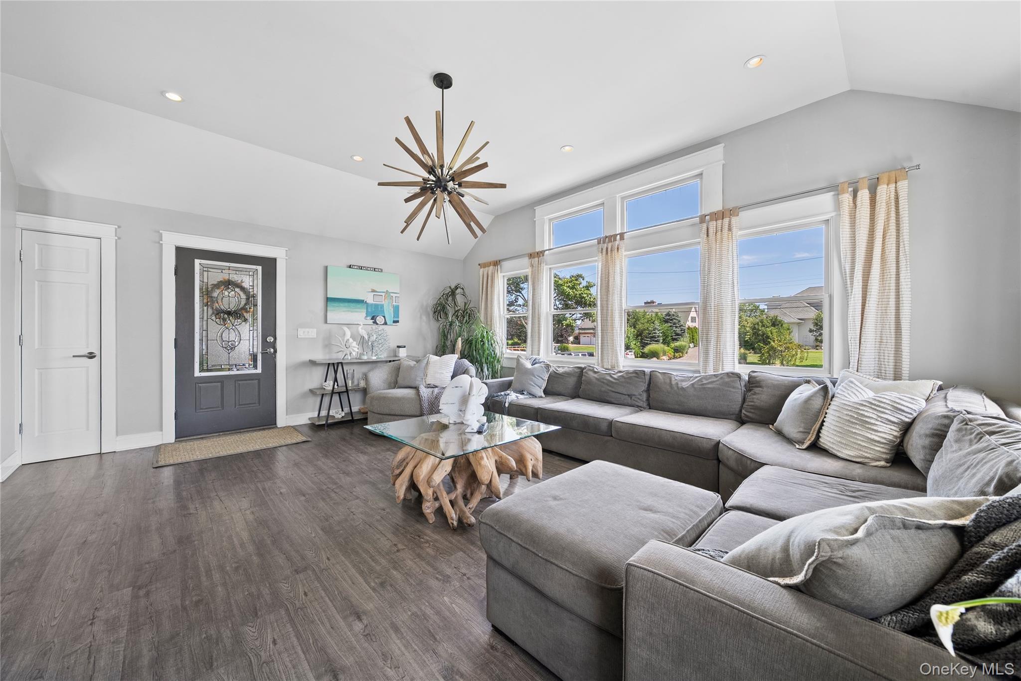 #6 photo, 234 W Islip Road, West Islip , NY 11795