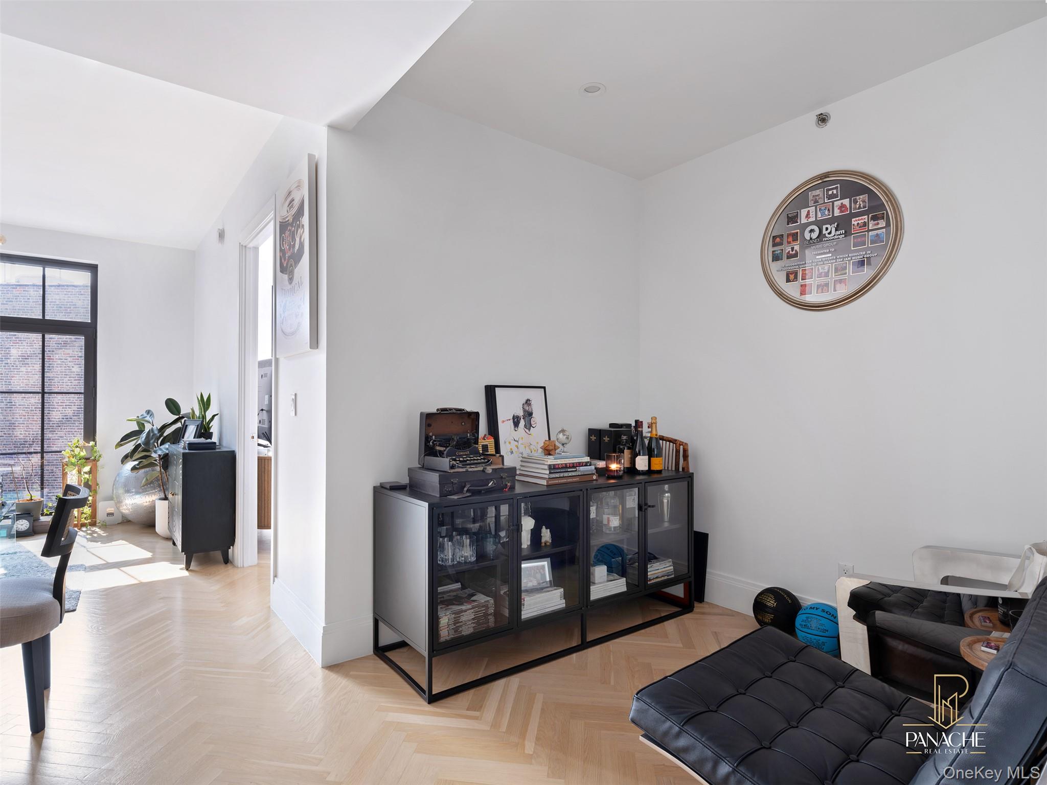 #7 photo, 300 W 122nd Street, 맨해튼 New York (Manhattan) , NY 10027