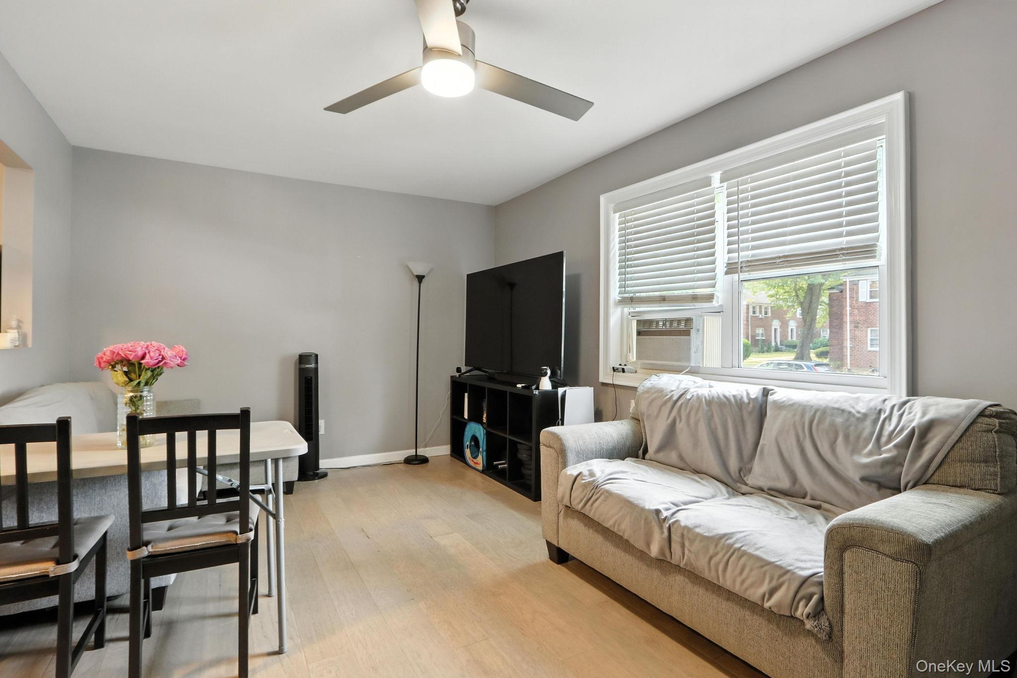 #1 photo, 234-05 133 Avenue, クイーンズ区 Rosedale , NY 11422