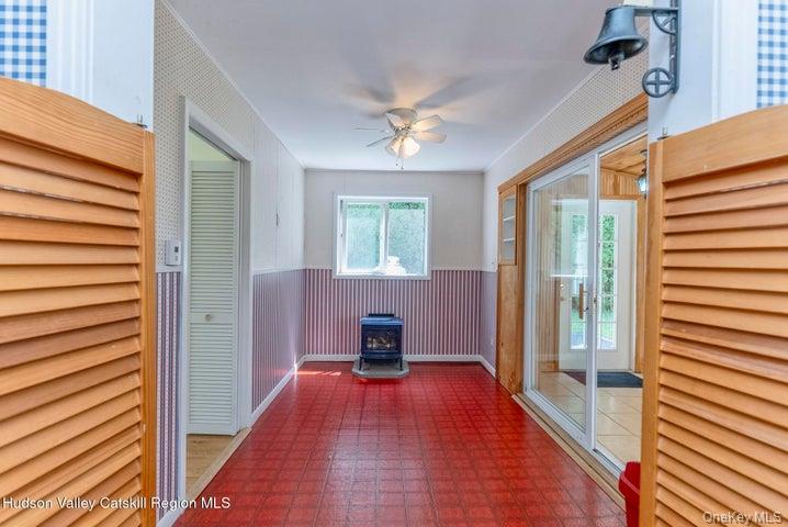 #15 photo, 408 Fairview Avenue, Hurley , NY 12443