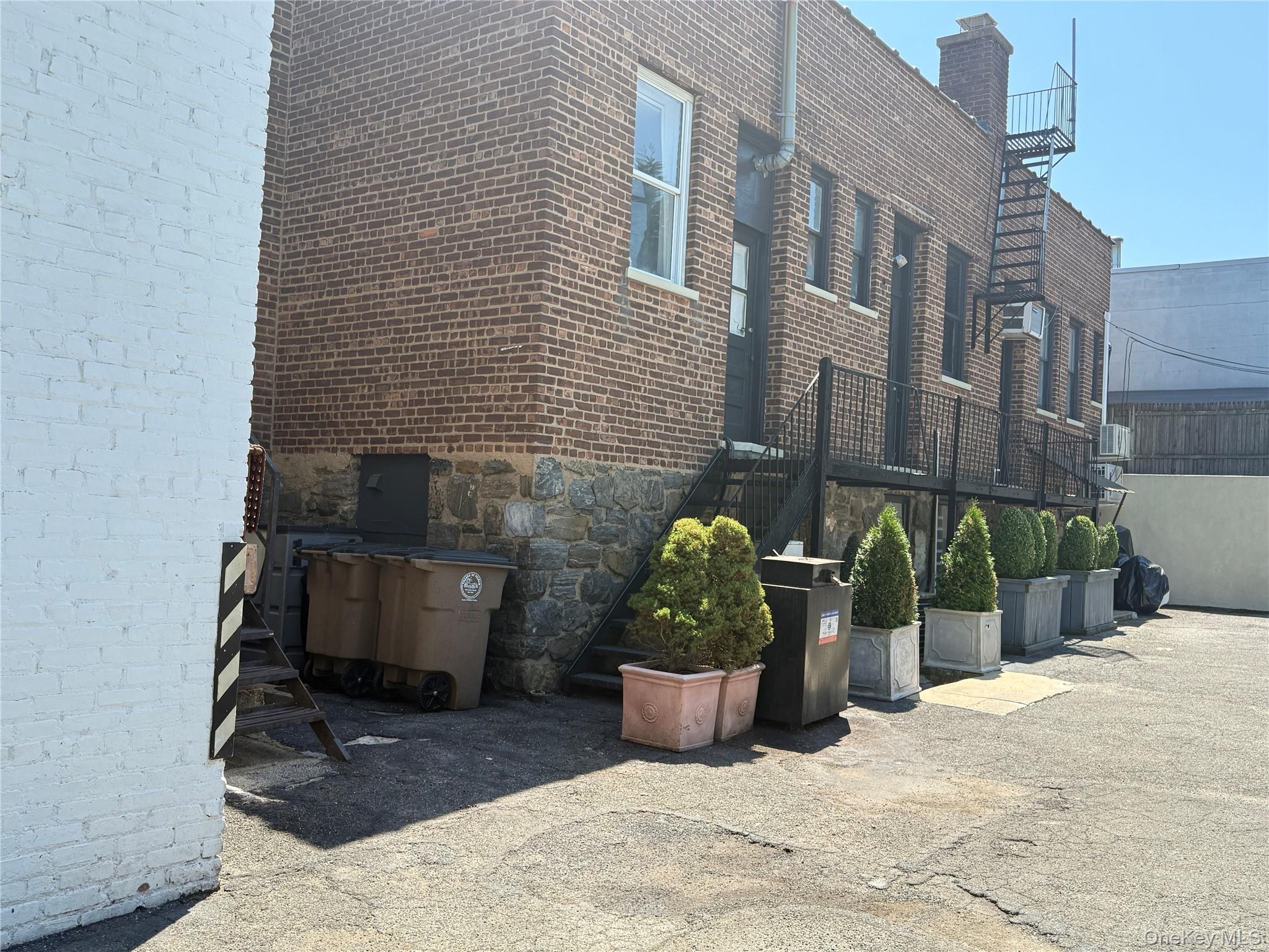 #4 photo, 202 Sparks Avenue, Pelham , NY 10803