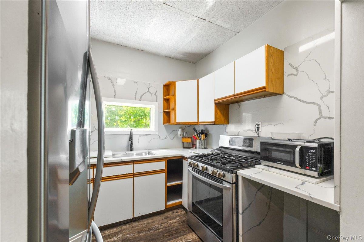 #13 photo, 398 E Main Street, Jefferson Valley , NY 10535