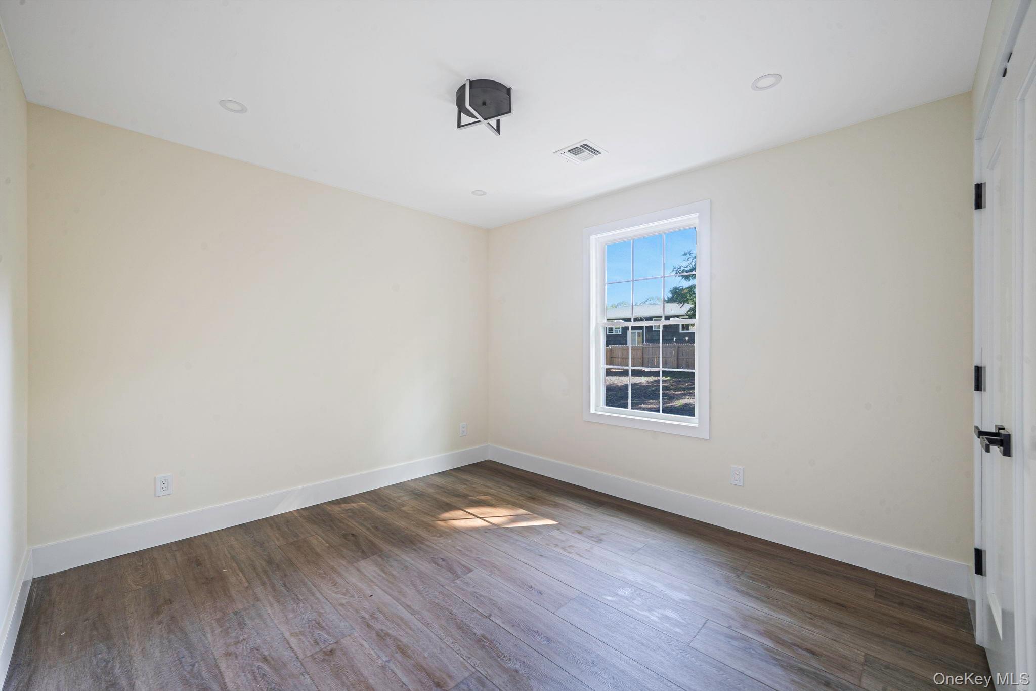 #19 photo, 14 Long View Drive, サフォーク郡 Wading River , NY 11792