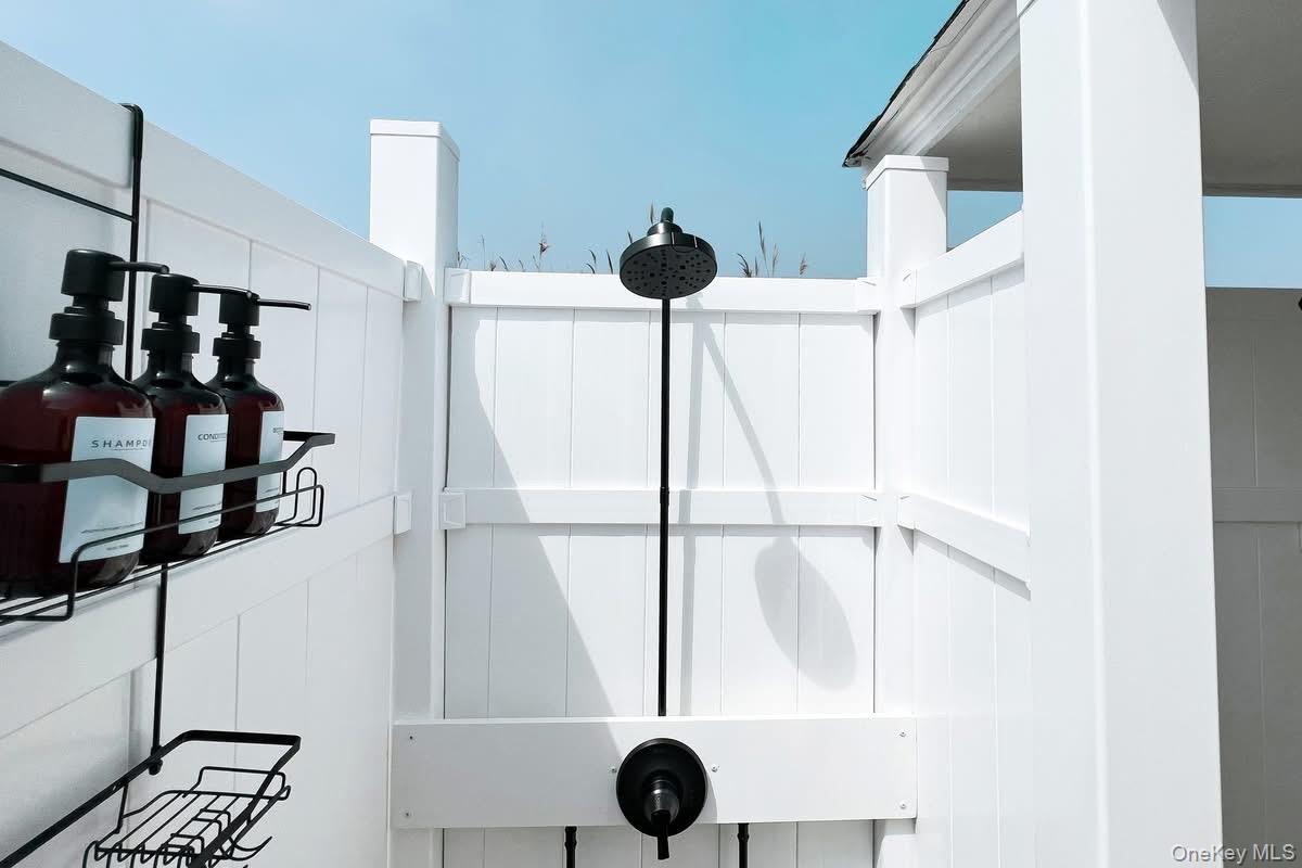 #18 photo, 4 Seneca Street, サフォーク郡 Ocean Beach , NY 11770