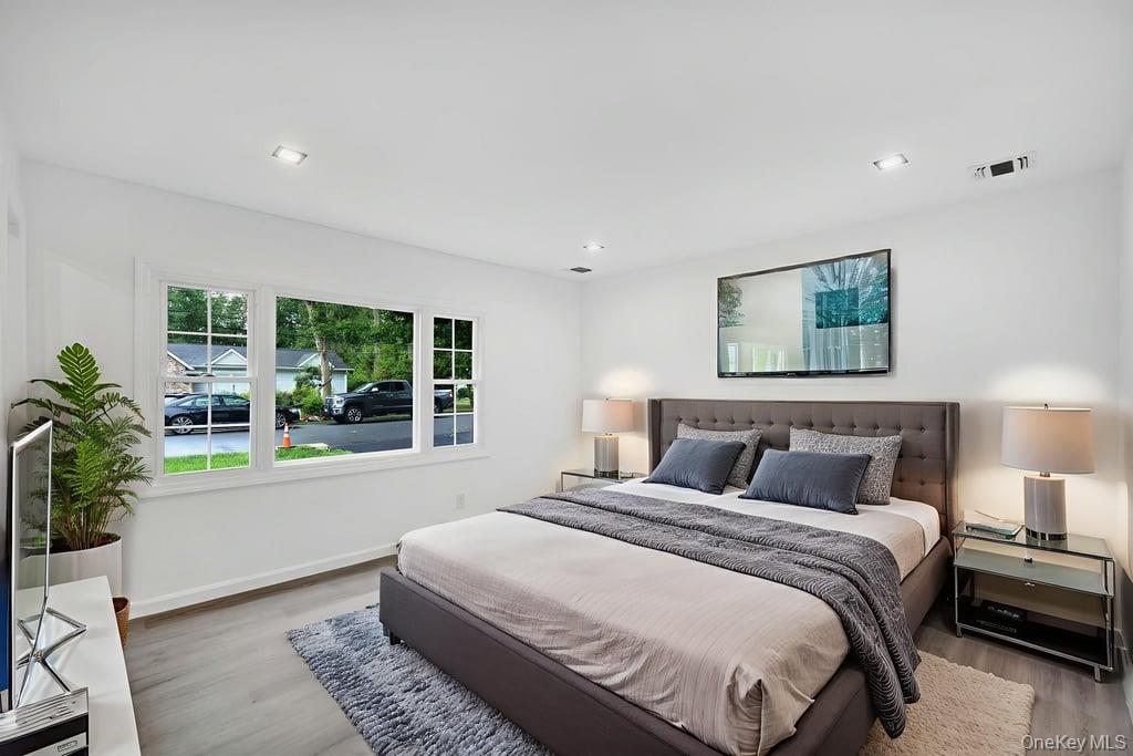 #11 photo, 7 Weinmann Boulevard, Melville , NY 11747