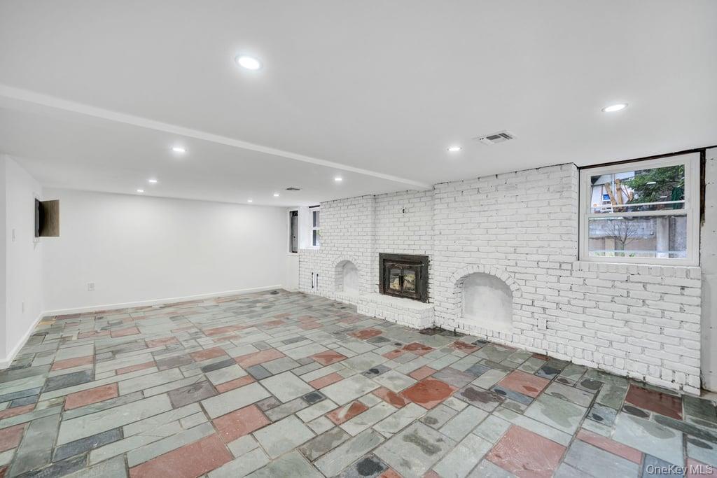 #13 photo, 7 Weinmann Boulevard, Melville , NY 11747