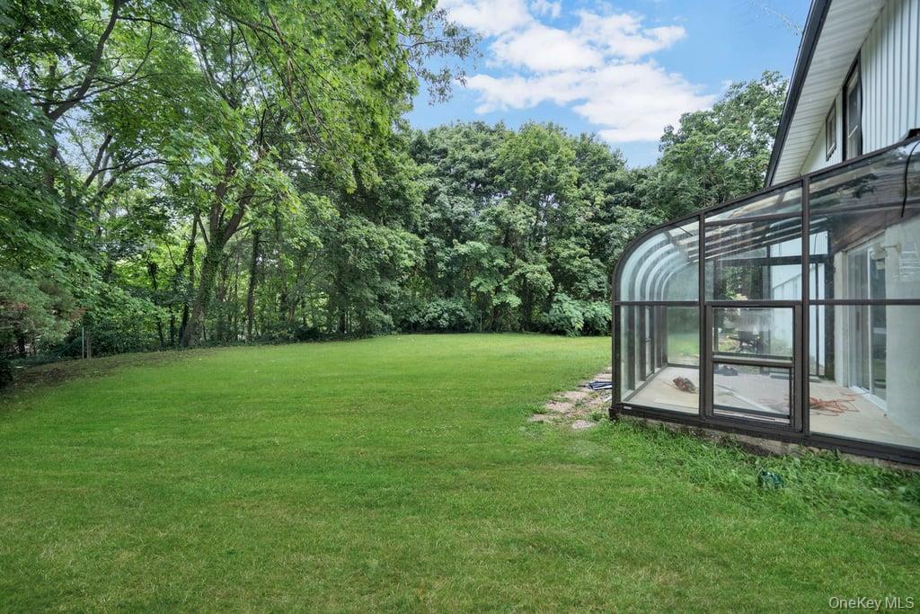 #17 photo, 7 Weinmann Boulevard, Melville , NY 11747