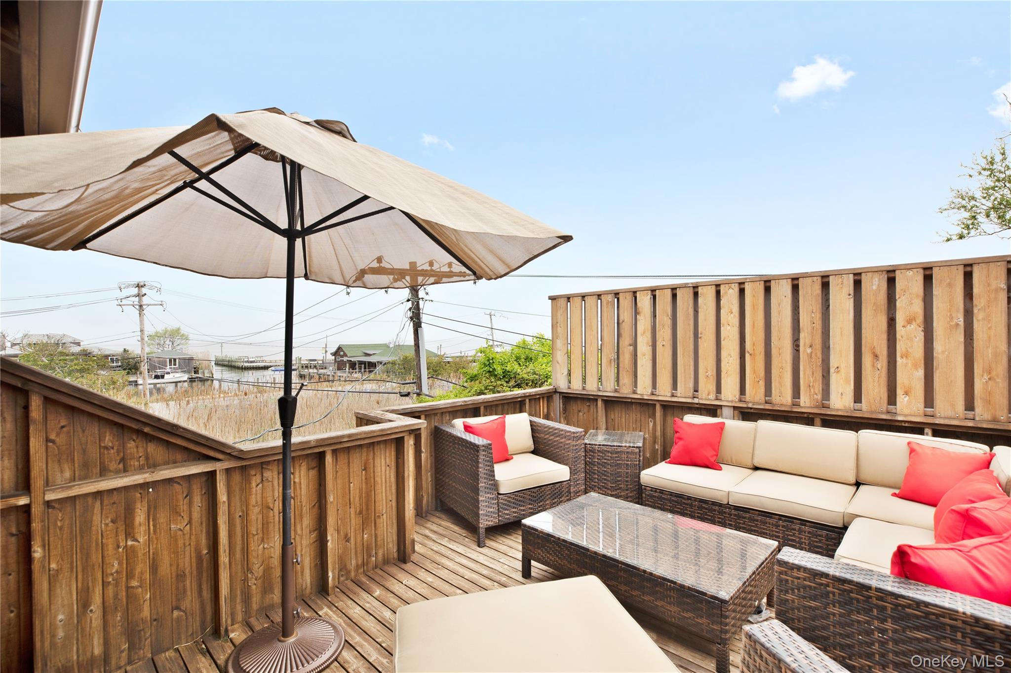 #2 photo, 26 Duneway Avenue, サフォーク郡 Seaview , NY 11770