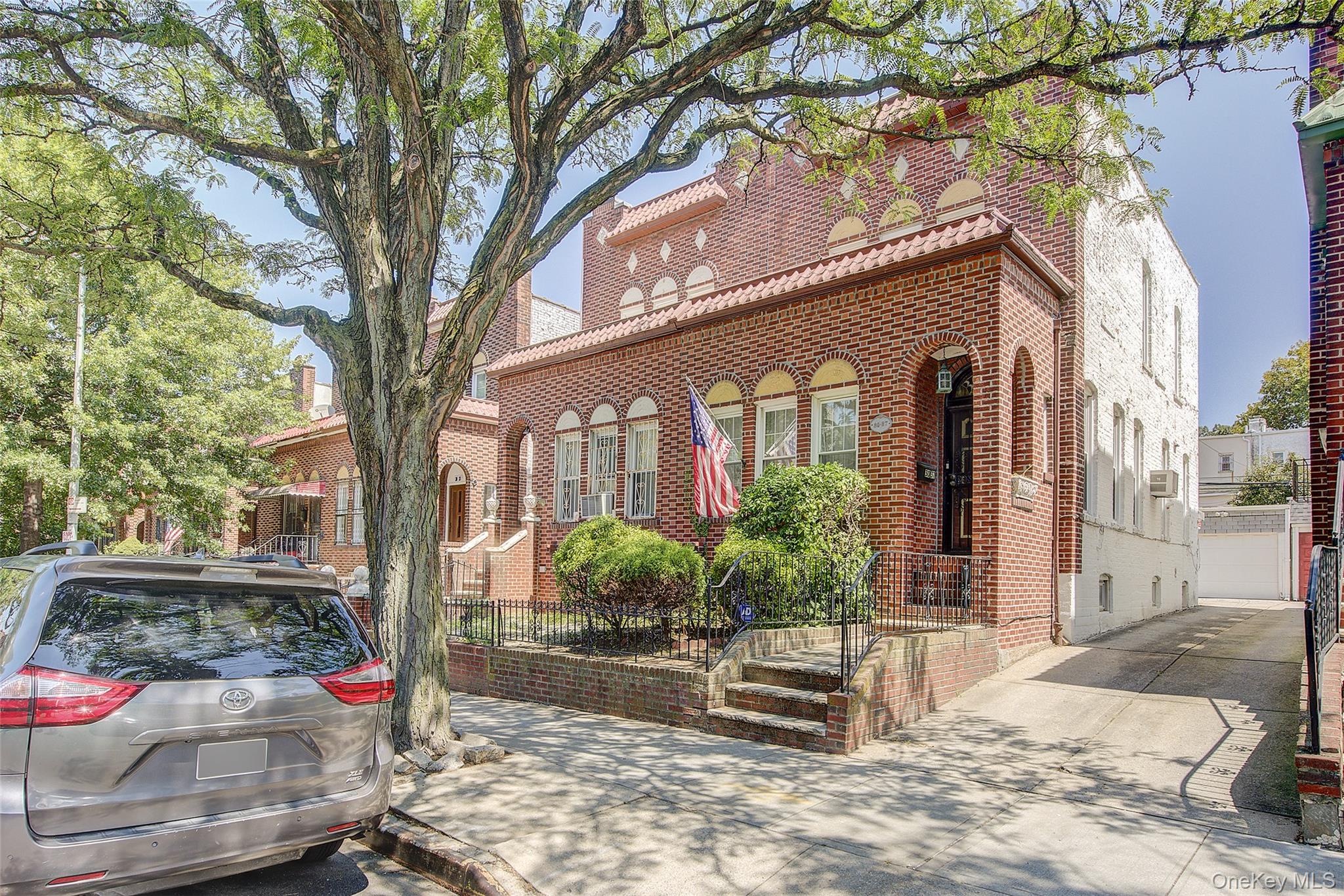 #1 photo, 30-37 83rd Street, 皇后區 艾姆赫斯特 East Elmhurst , NY 11370