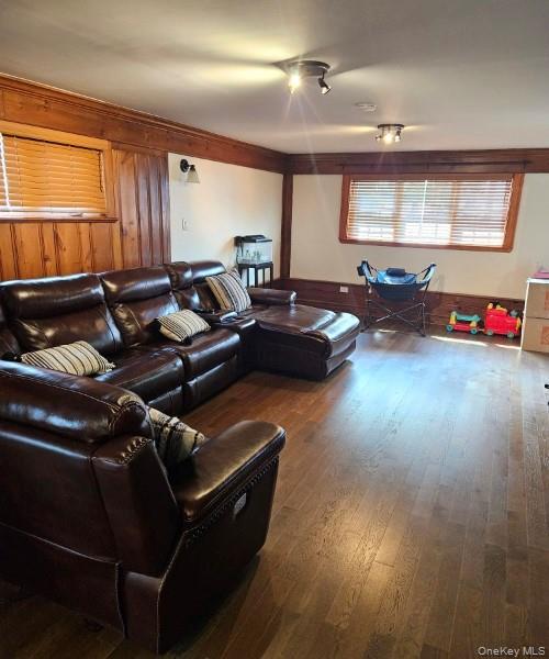 #11 photo, 127 Hempstead Avenue, Lynbrook , NY 11563