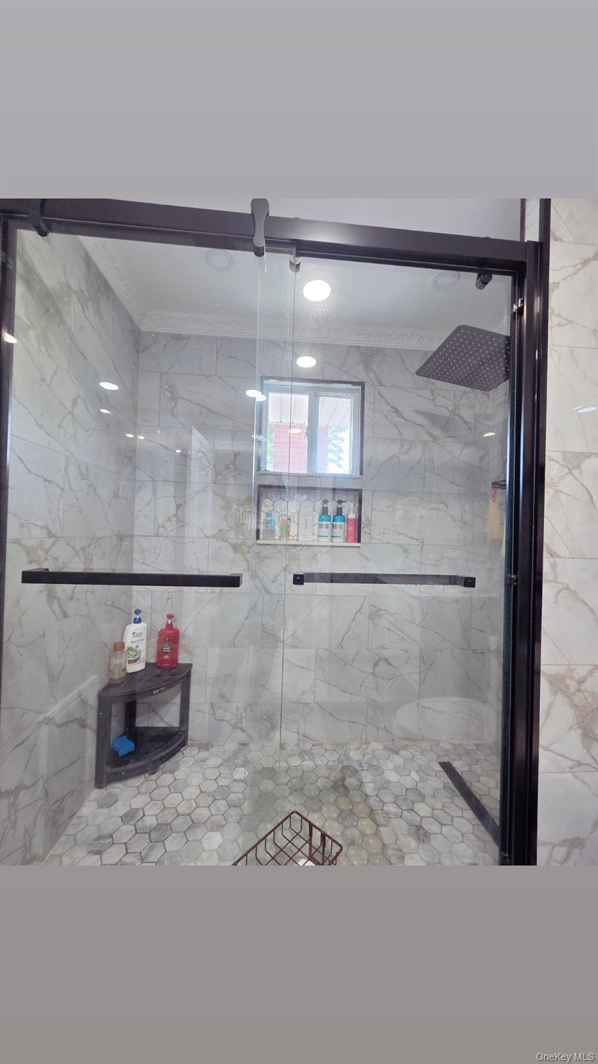 #19 photo, 127 Hempstead Avenue, Lynbrook , NY 11563