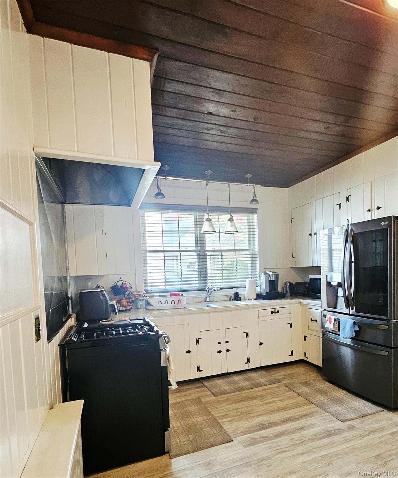 #3 photo, 127 Hempstead Avenue, Lynbrook , NY 11563