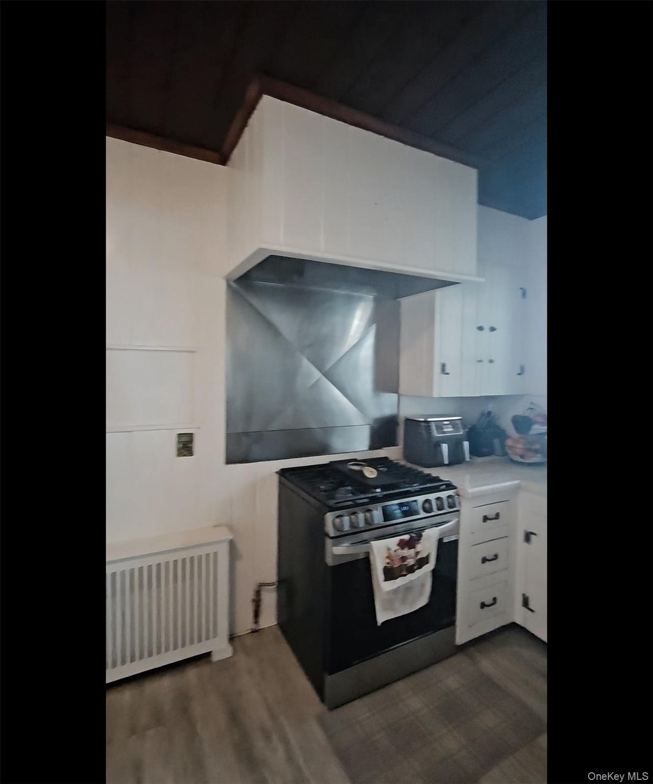 #4 photo, 127 Hempstead Avenue, Lynbrook , NY 11563