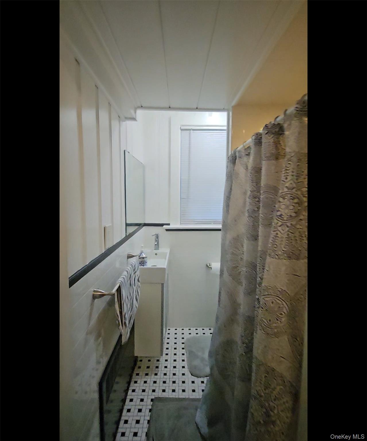 #8 photo, 127 Hempstead Avenue, Lynbrook , NY 11563