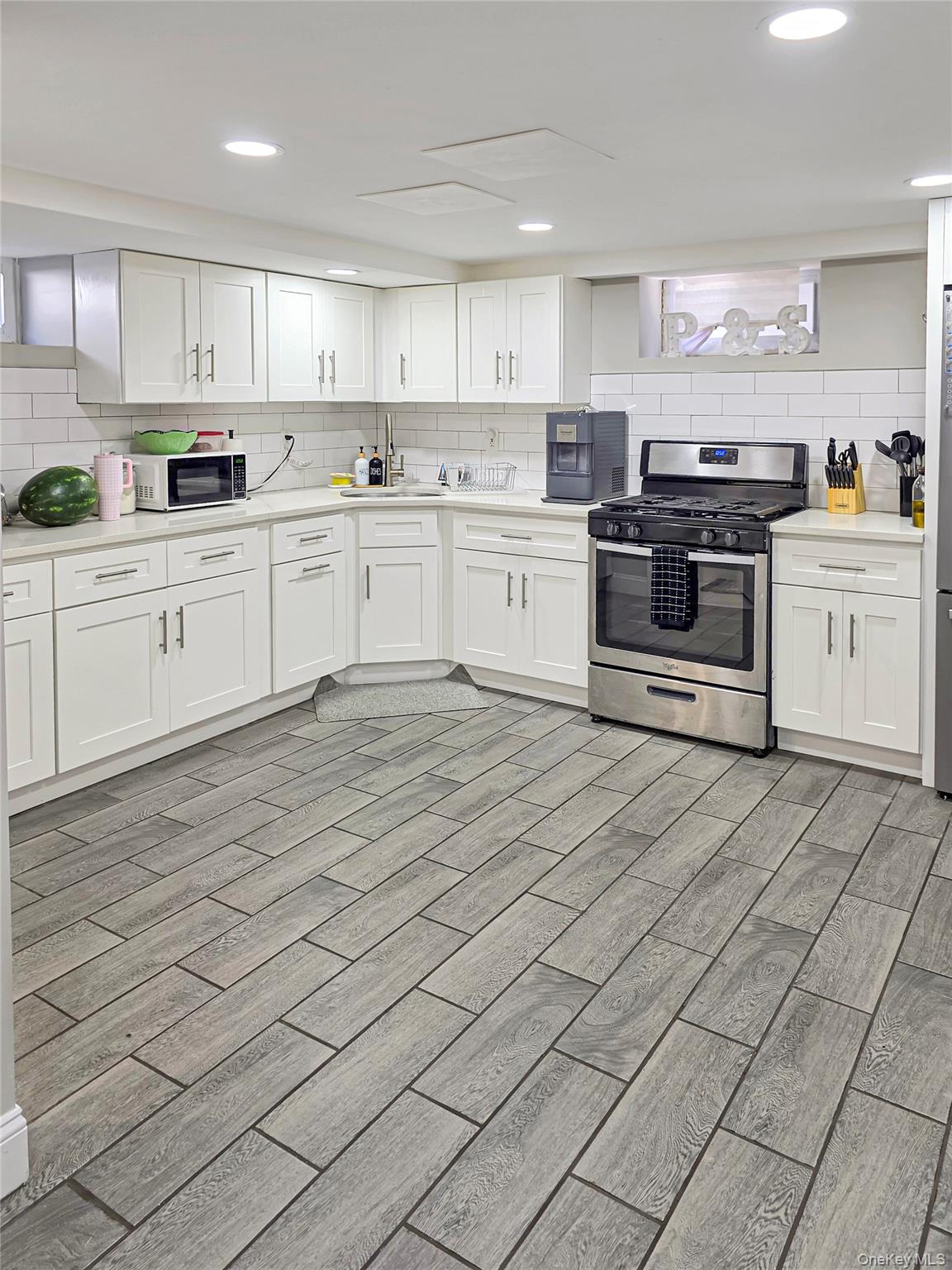 #20 photo, 2593 Loftus Avenue, Oceanside , NY 11572