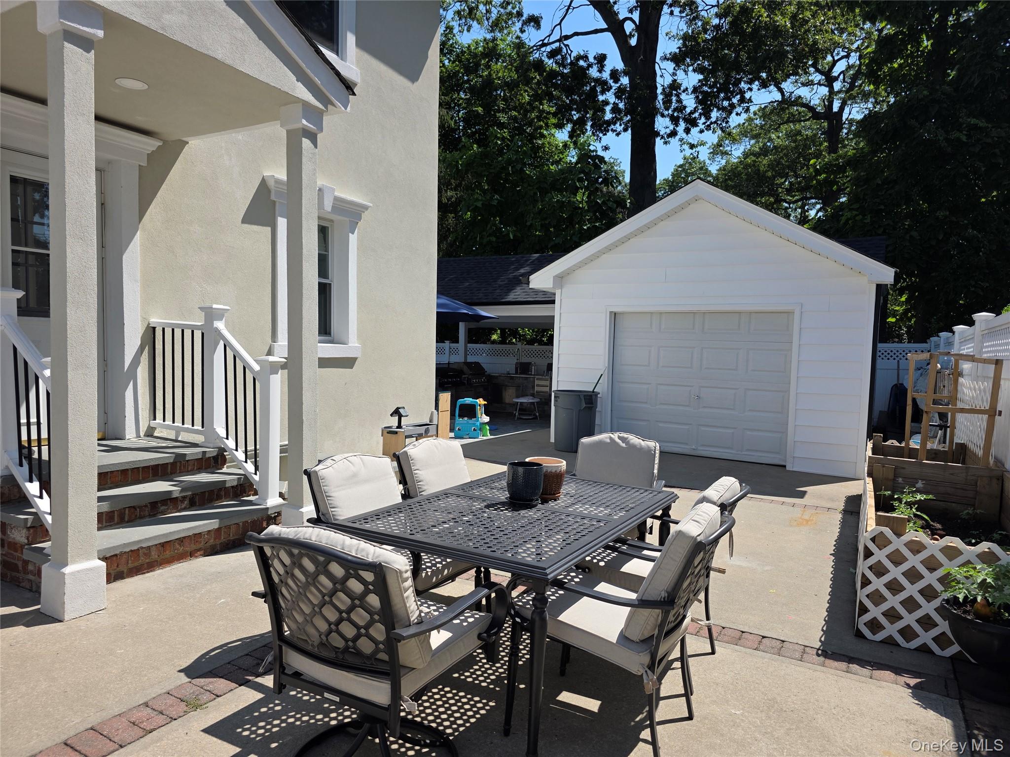 #4 photo, 2593 Loftus Avenue, Oceanside , NY 11572