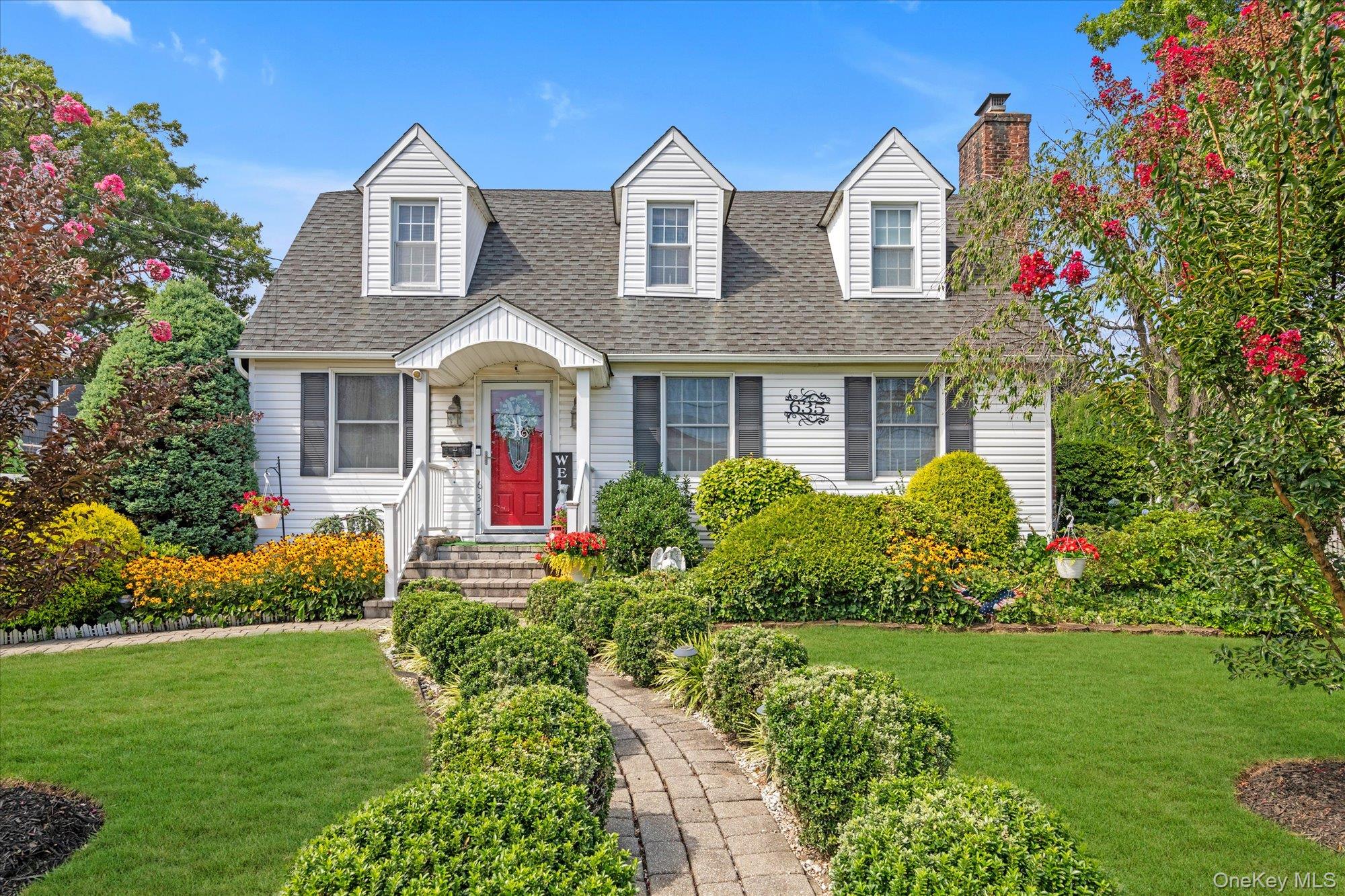 #1 photo, 635 Rockland Street, Westbury , NY 11590