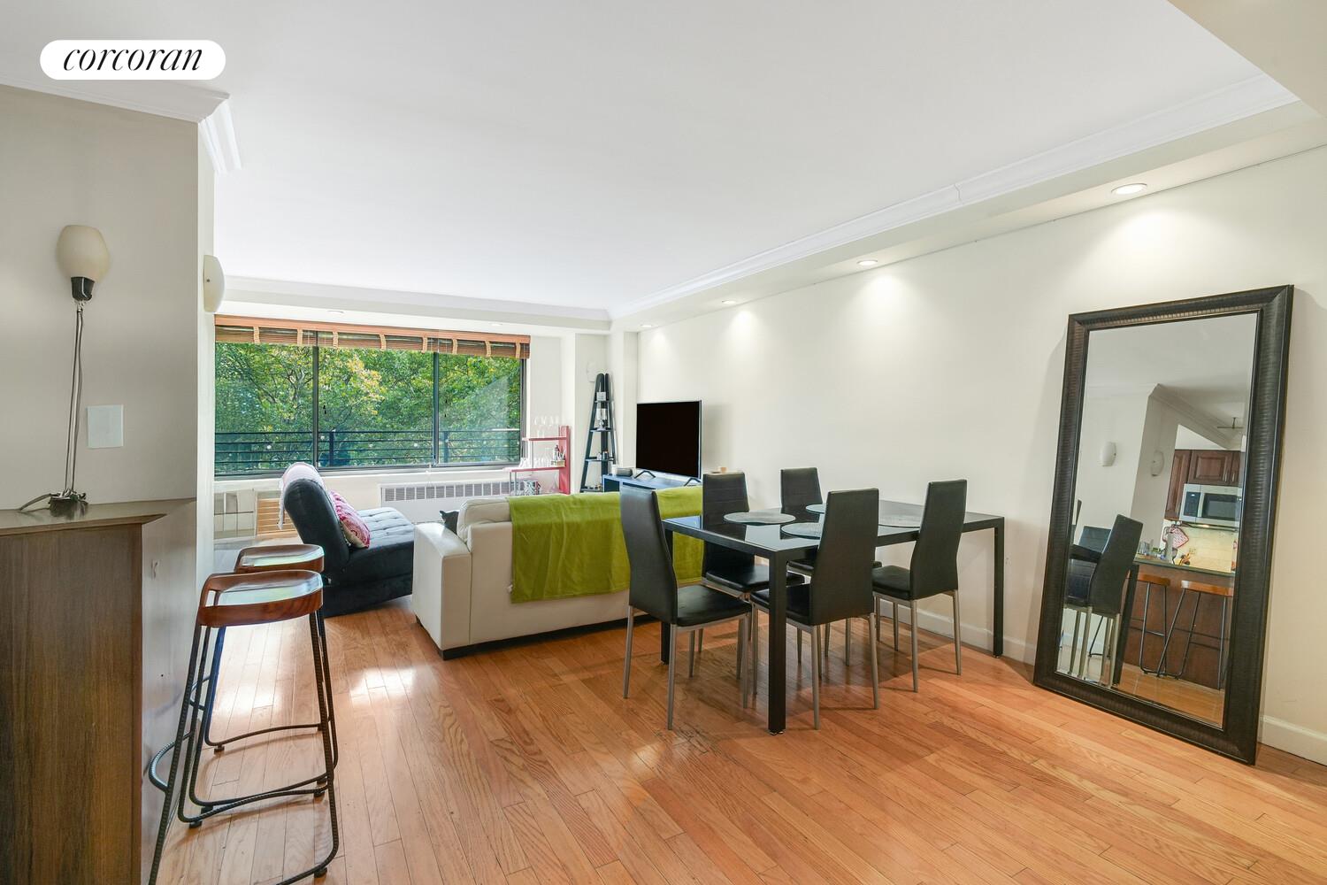 #1 photo, 382 CENTRAL Park W, मैनहटन Upper West Side , NY 10025