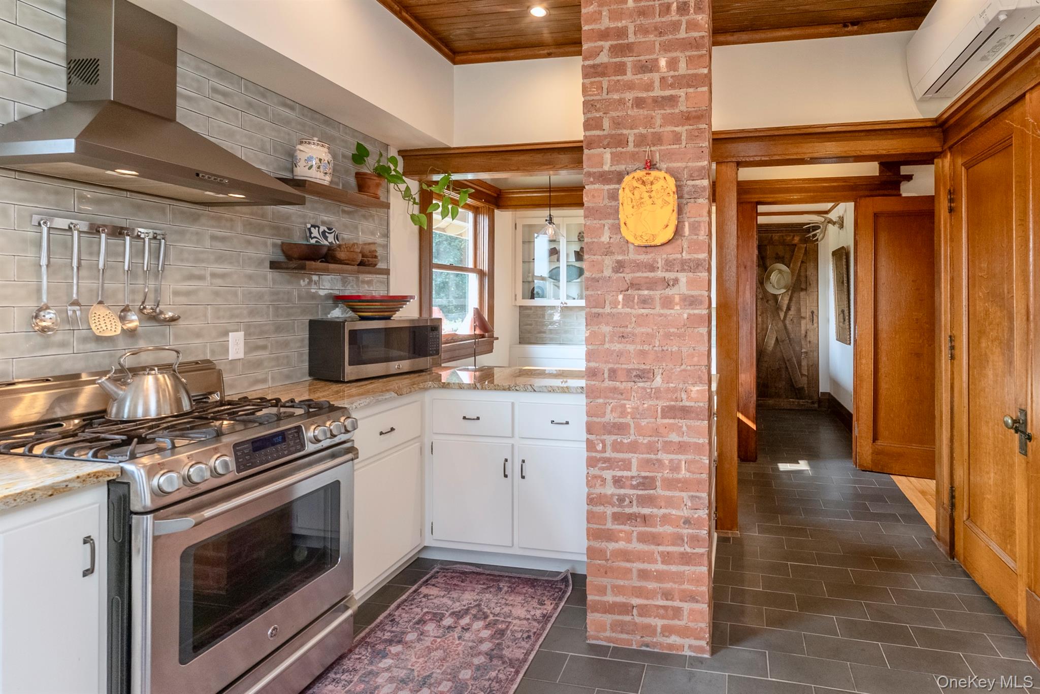 #13 photo, 108 Latham Circle, Saugerties , NY 12477