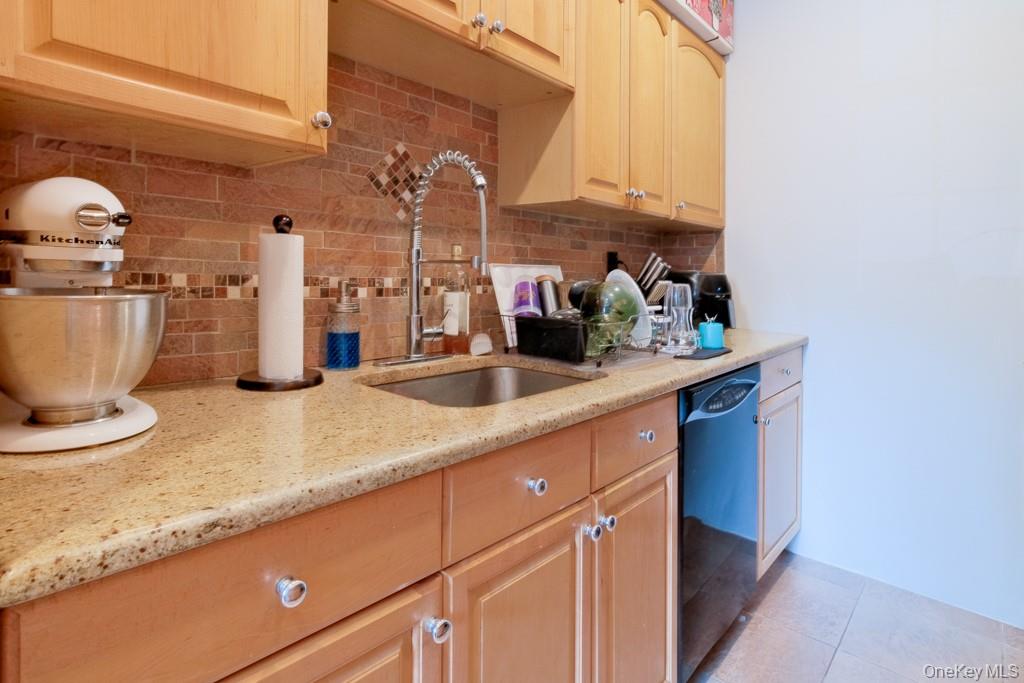 #8 photo, 23 Old Mamaroneck Road, White Plains , NY 10605