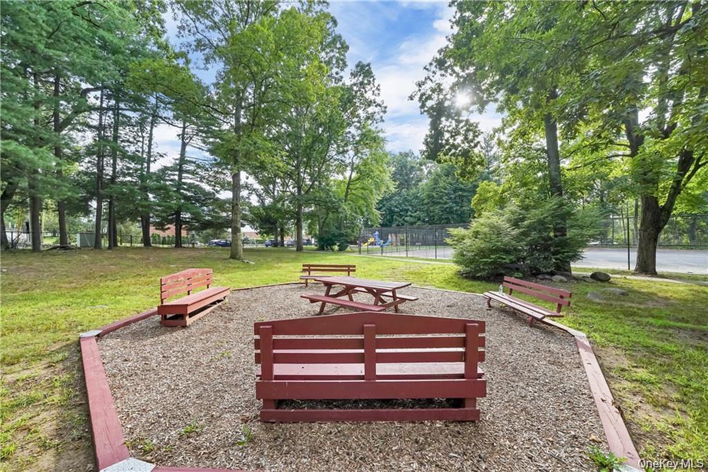 #16 photo, 2 Revere Court, 뉴욕주 Suffern , NY 10901