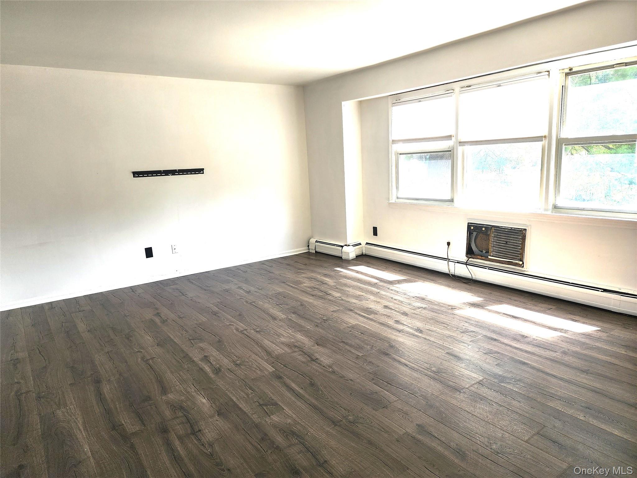 #3 photo, 2 Revere Court, 뉴욕주 Suffern , NY 10901