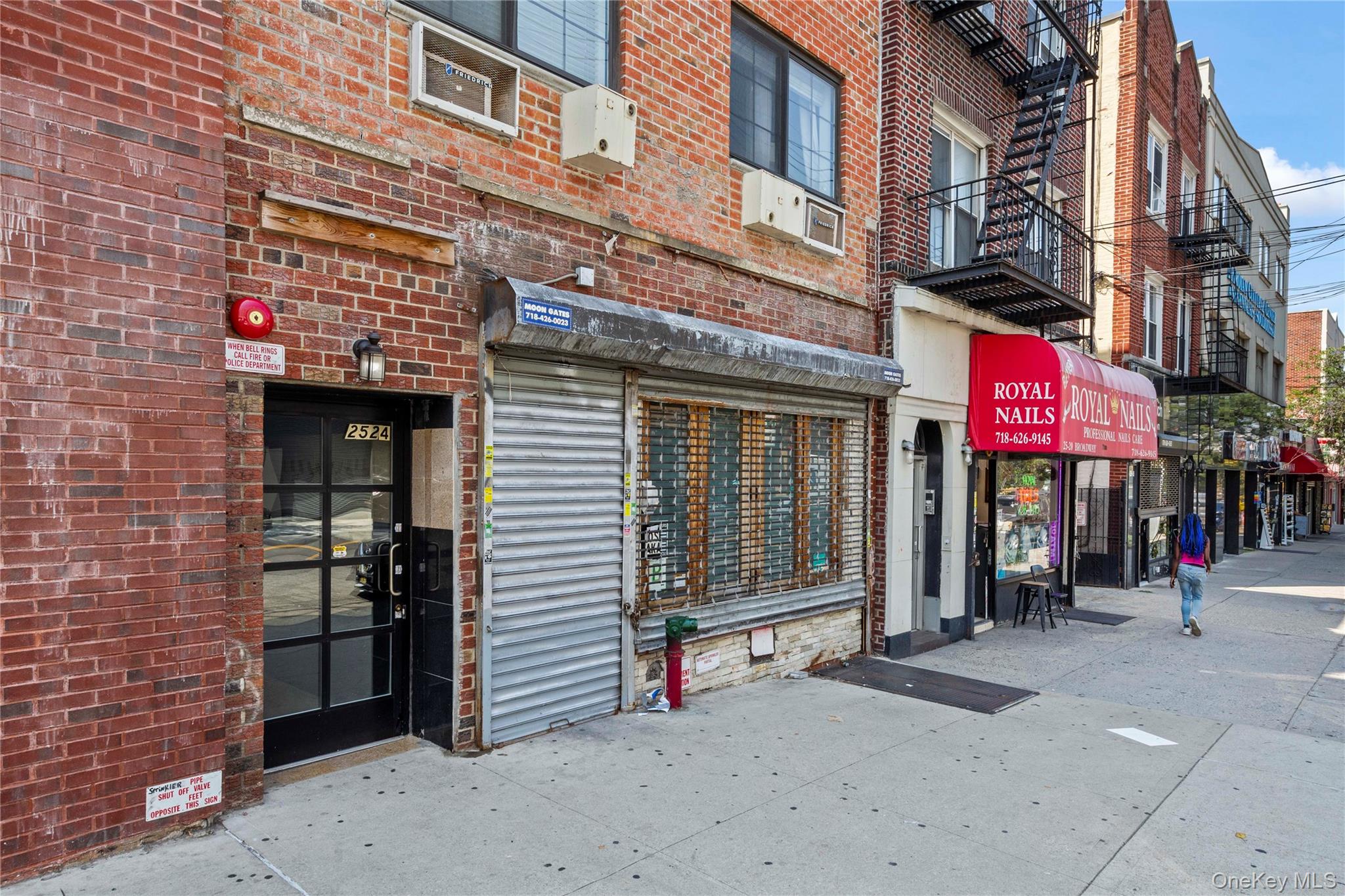 #16 photo, 25-24 Broadway, クイーンズ区 Astoria , NY 11106