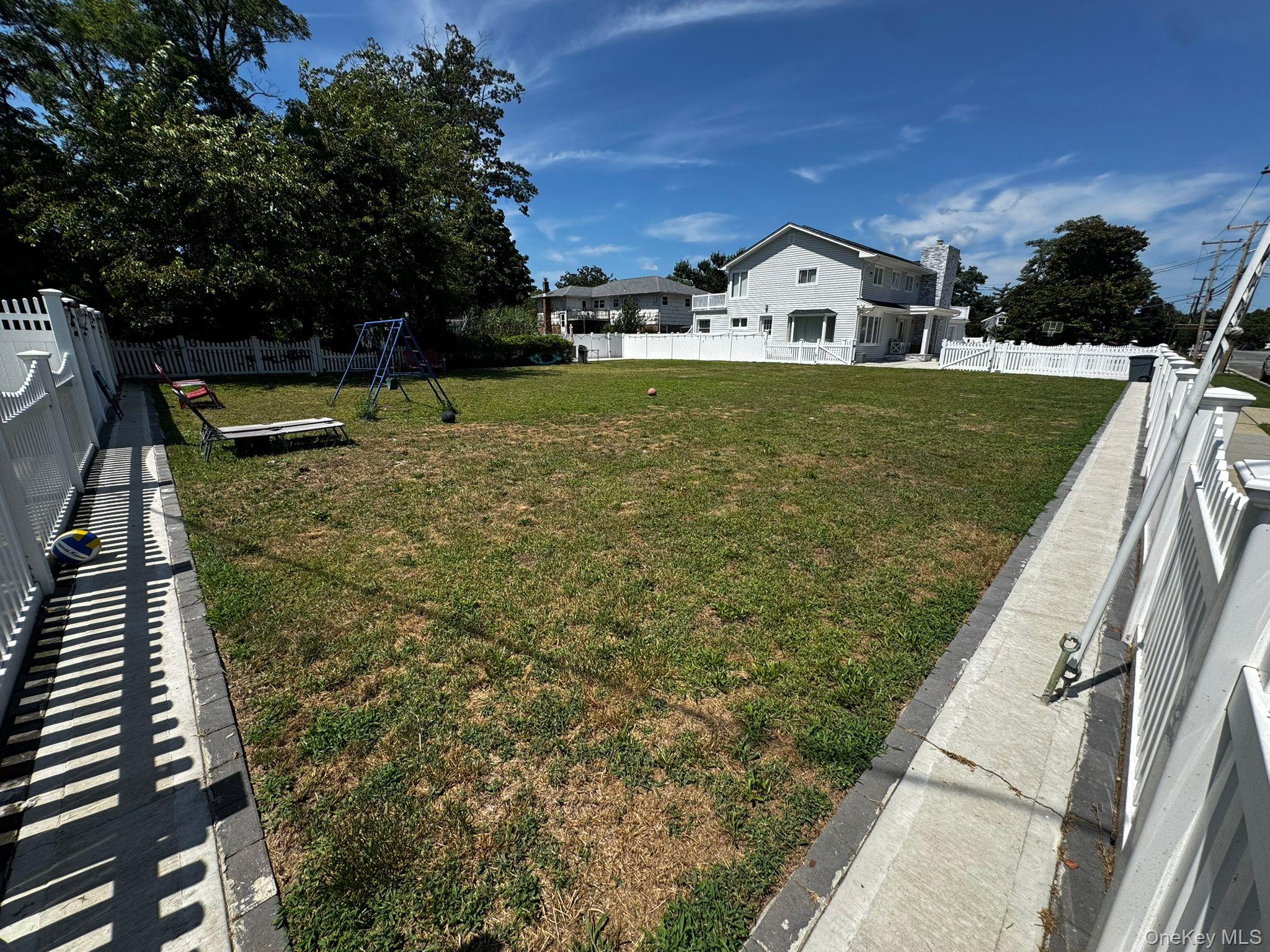 #14 photo, Clocks Boulevard, ナッソー郡 Massapequa , NY 11758