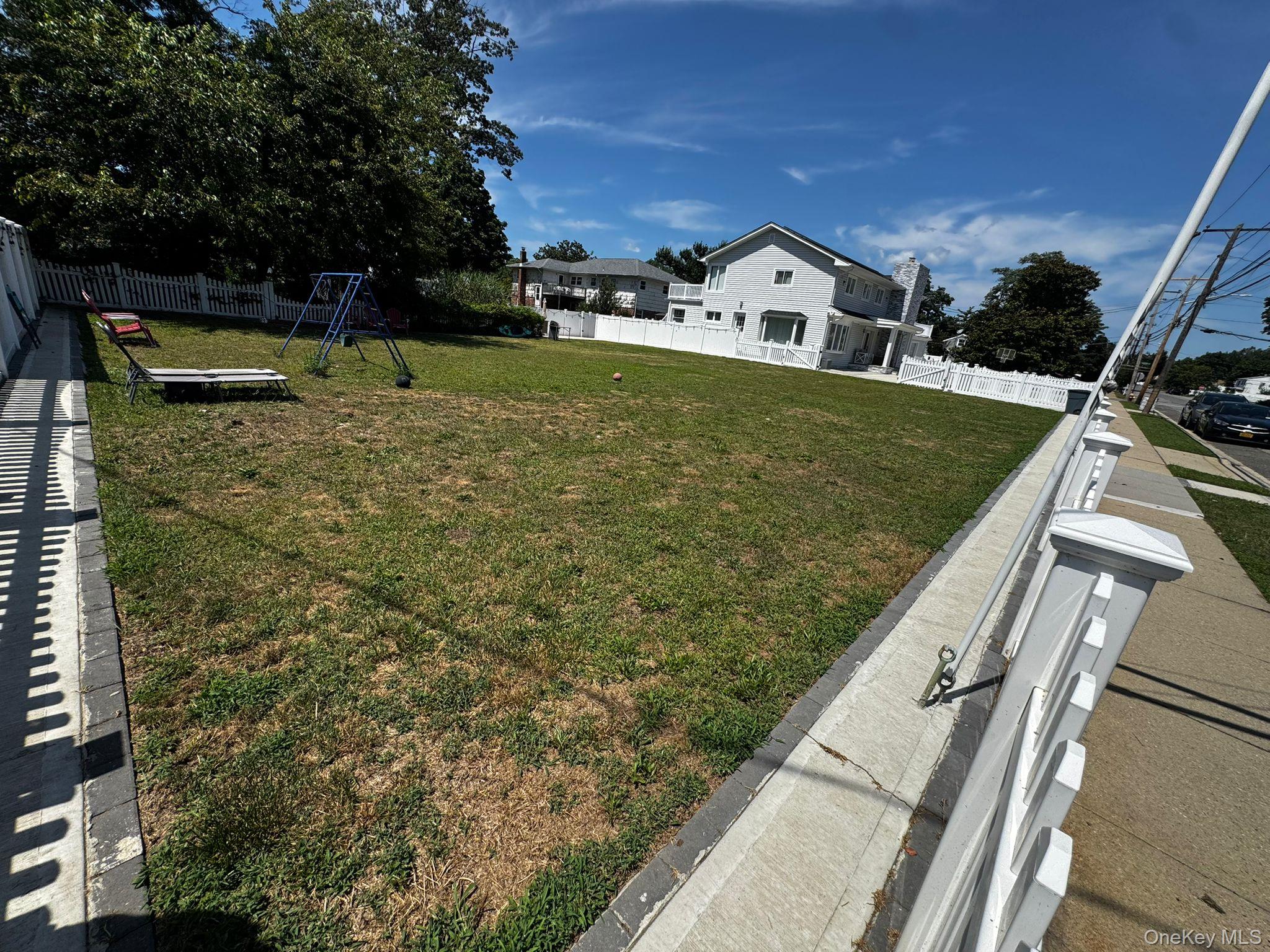 #7 photo, Clocks Boulevard, ナッソー郡 Massapequa , NY 11758