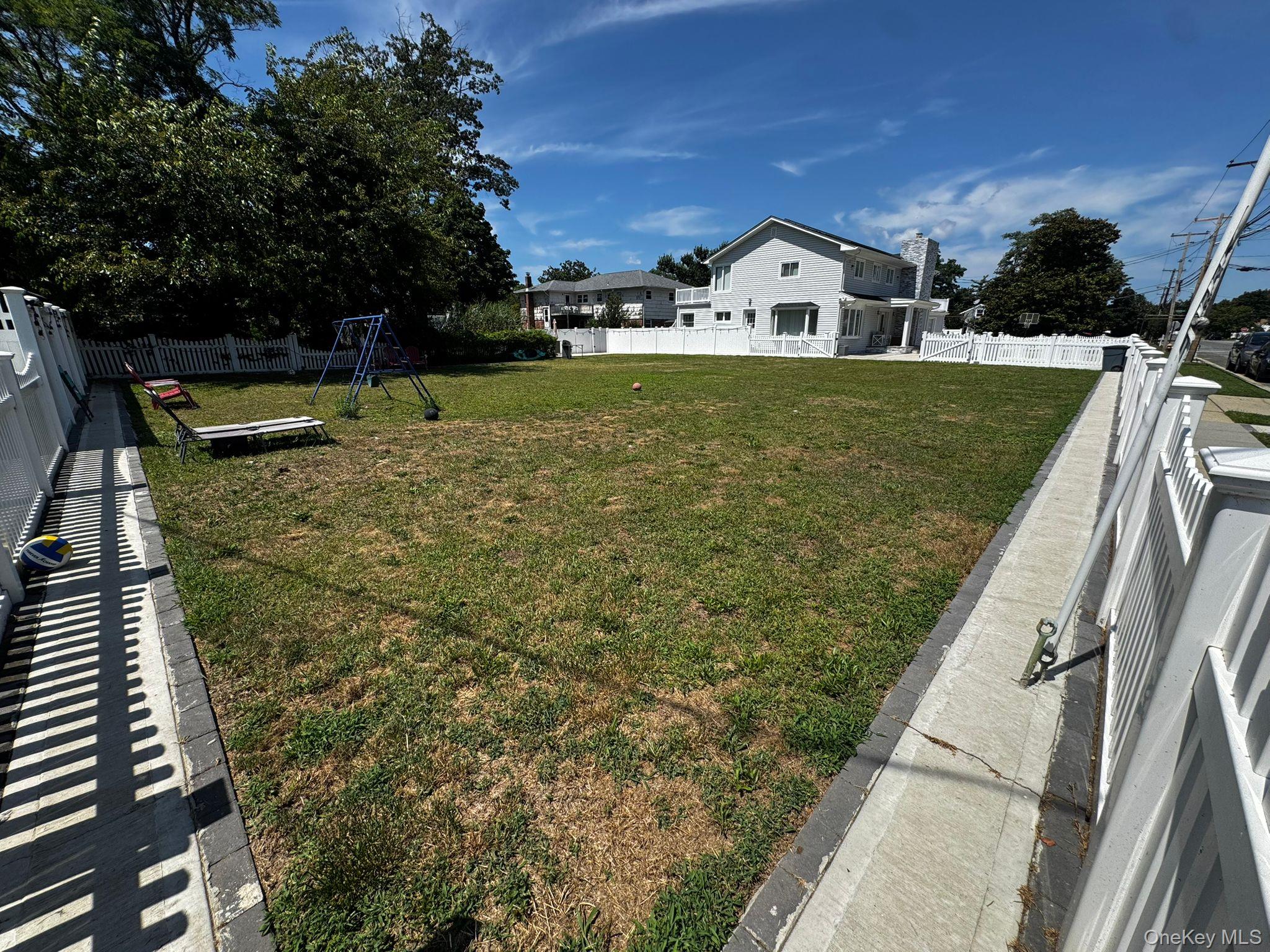 #8 photo, Clocks Boulevard, ナッソー郡 Massapequa , NY 11758